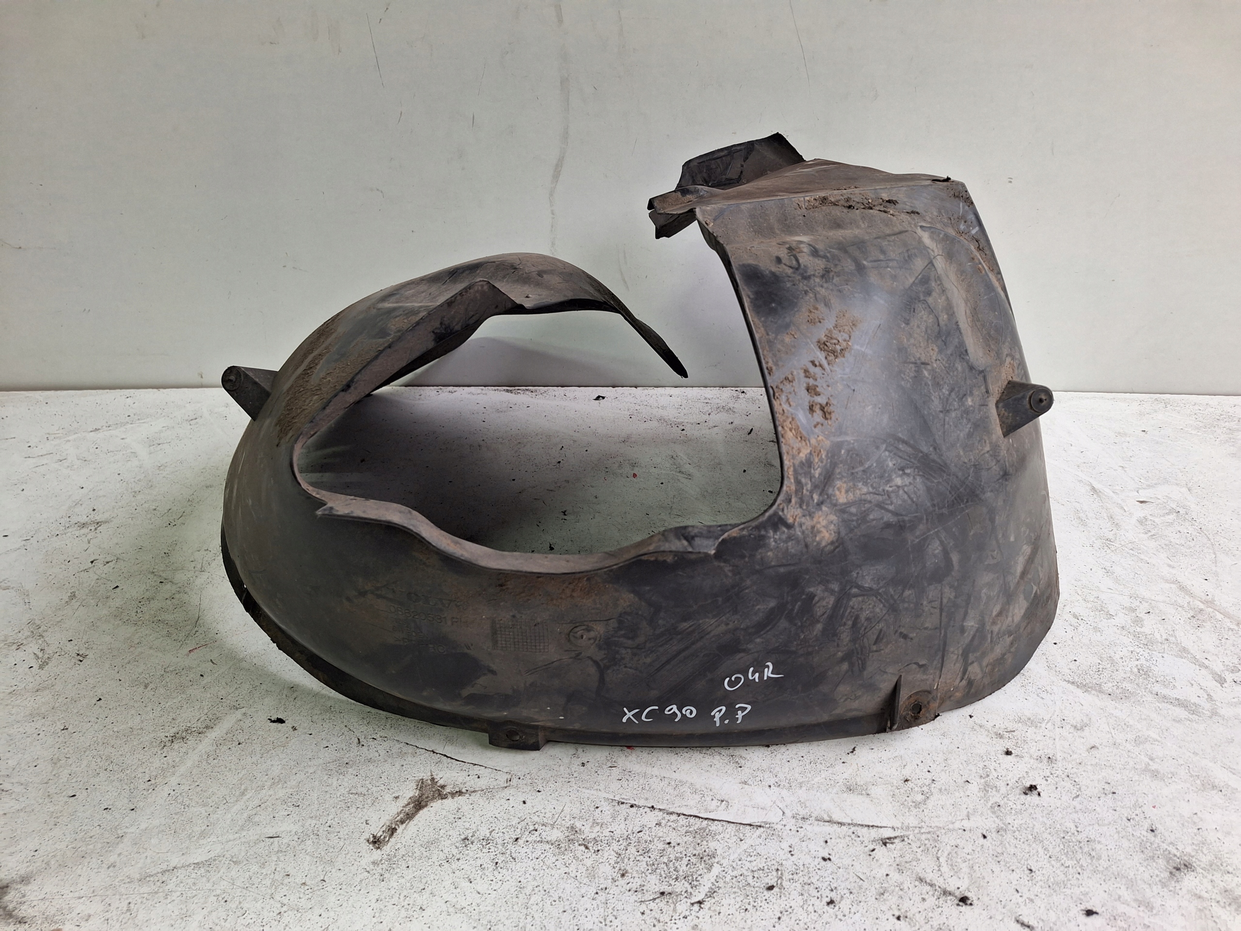 VOLVO XC90 02-06 mudguard front right