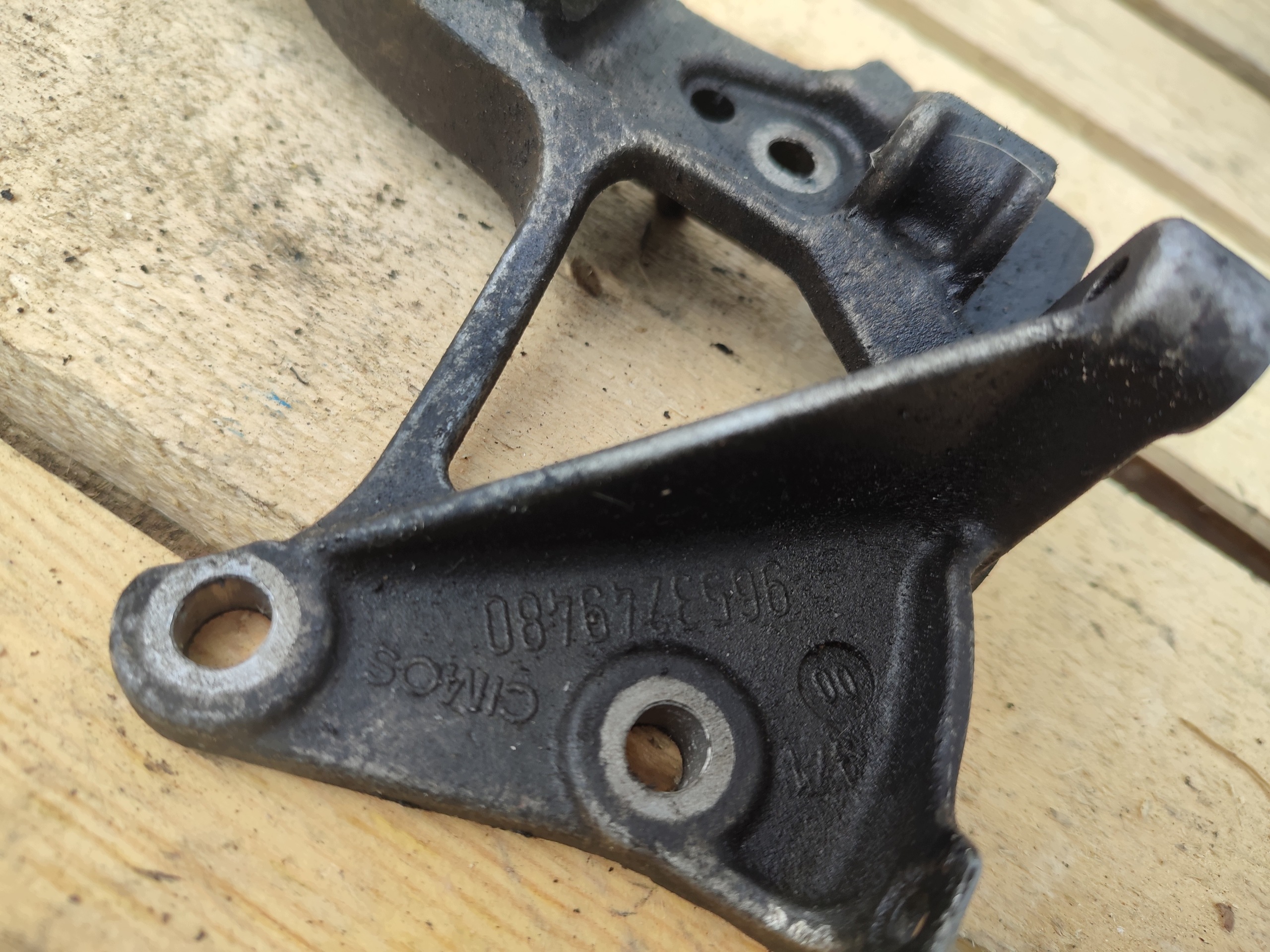 support holder bracket 9653249480 Ford Focus MK3 Mondeo MK4 PEUGOT