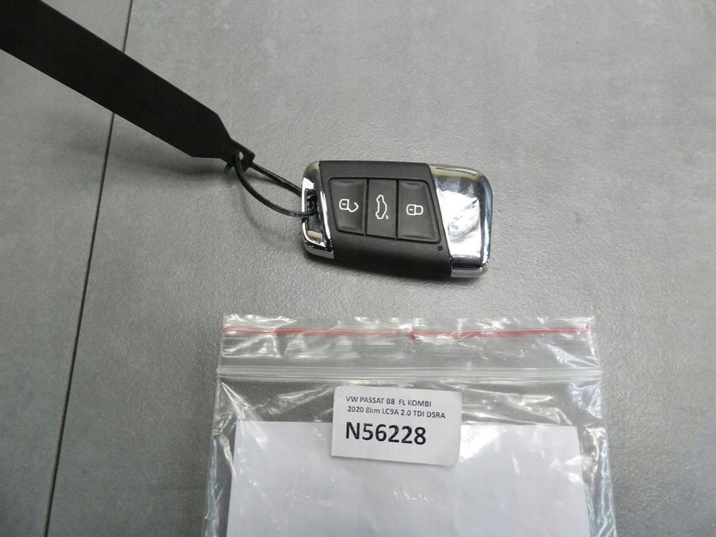 VW PASSAT B8 key PILOT 3G0800375DD