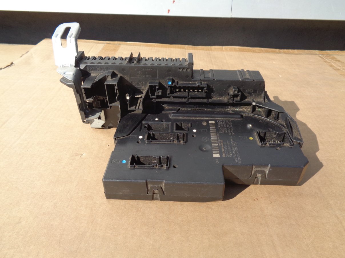 MERCEDES E W212 MODUŁ STEROWNIK SAM