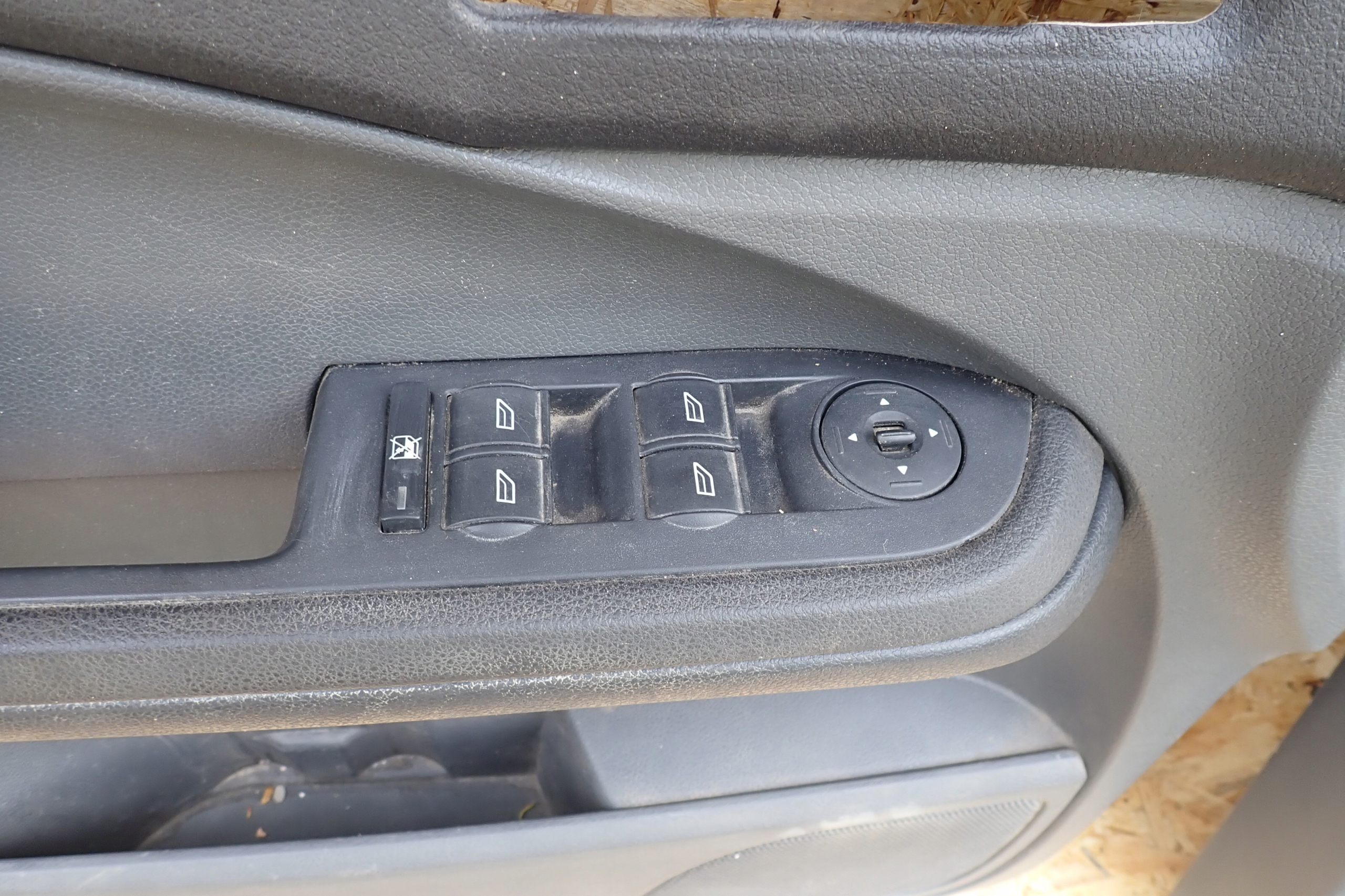 FORD Focus c-max дверные карты задний правый