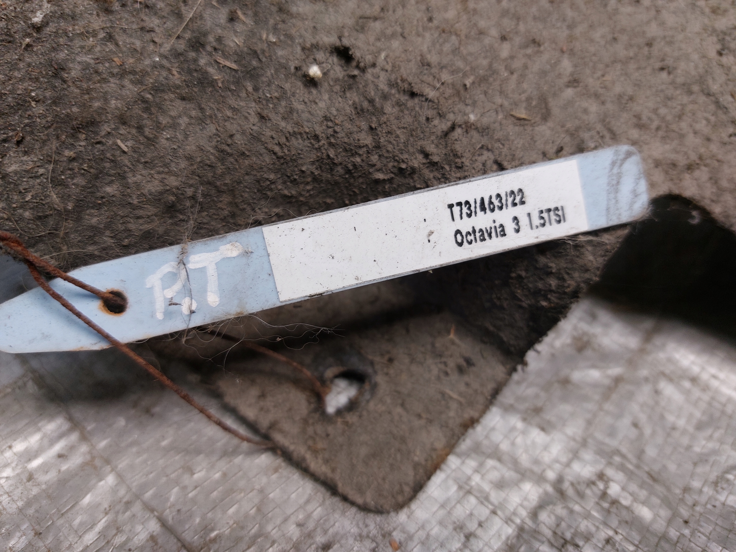 mudguard right rear. SKODA OCTAVIA III KOMBI