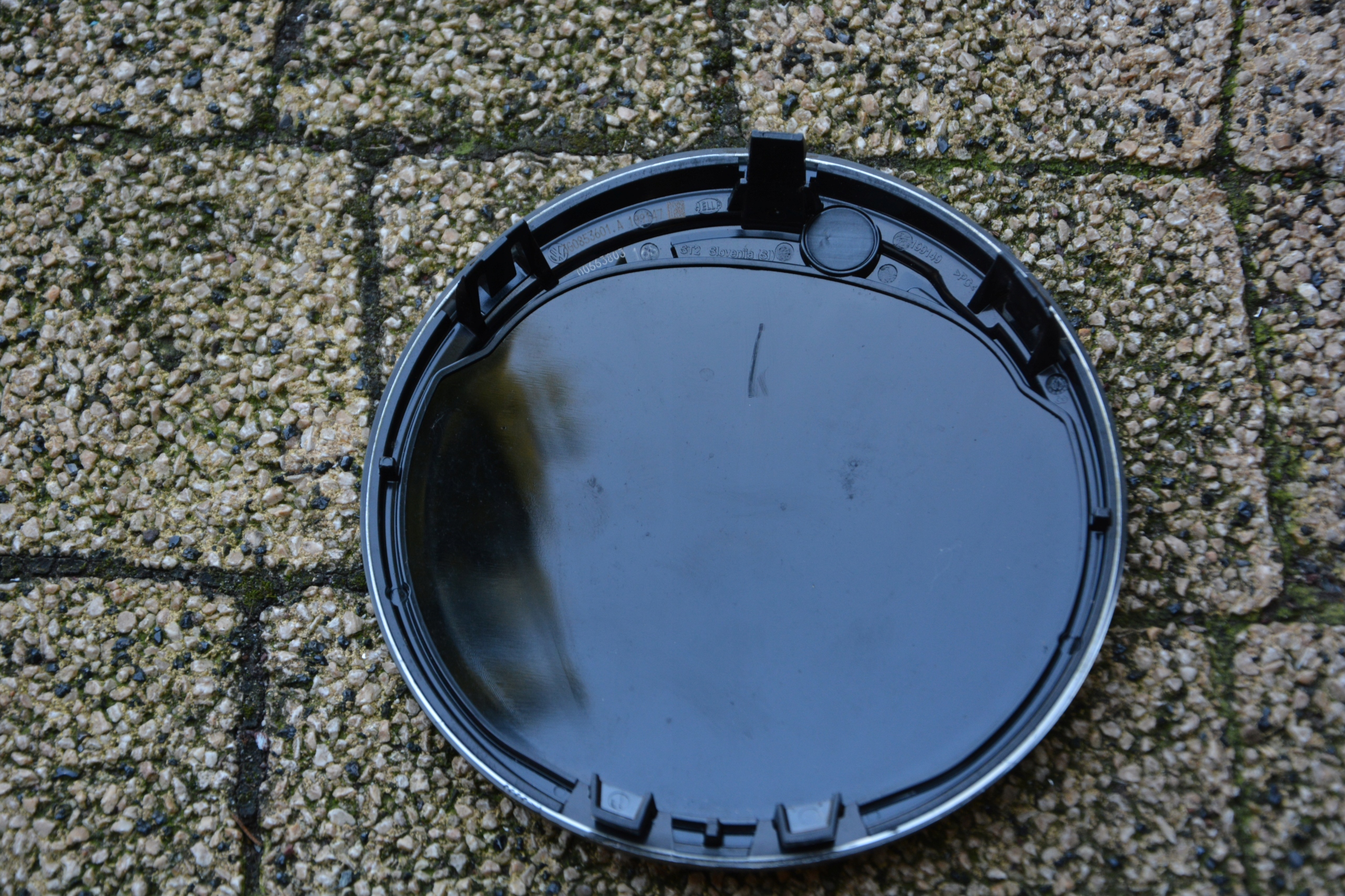 EMBLEMAT ATRAPY POD RADAR VW GOLF 7 3G0853601A Numer katalogowy części EMBLEMAT ATRAPY POD RADAR VW GOLF 7 3G0853601A