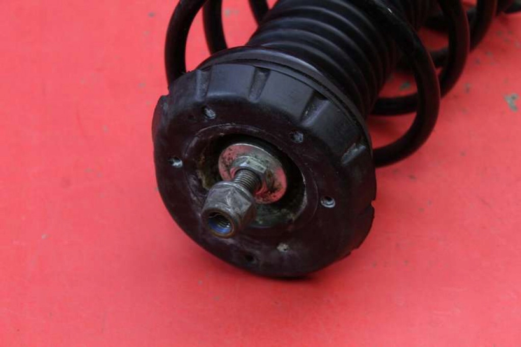 shock absorber right front 9810704980 CITROEN C4 CACTUS 1.2 VTi 82 KM 14-17