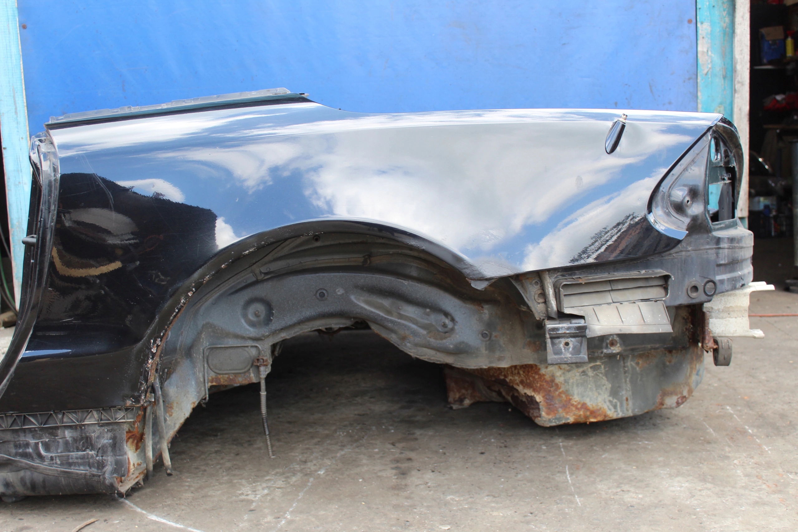 ЧЕТВЕРТЬ КРЫЛО ЗАД. ЛЕВЫЙ MERCEDES СЛ R230 197