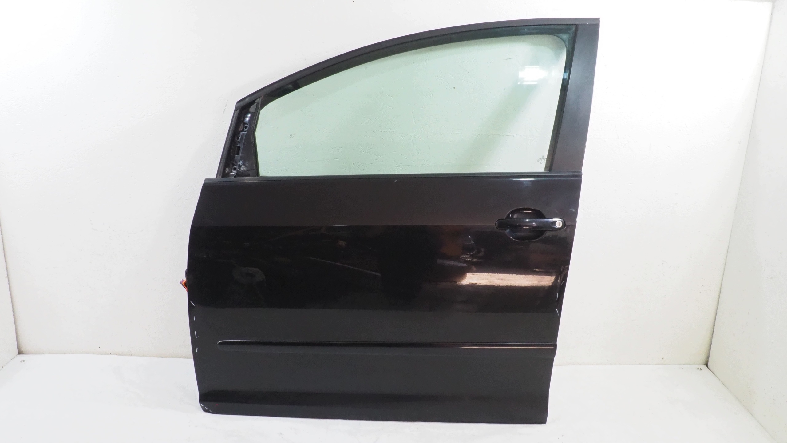 VW Golf V plus door left front front LC92