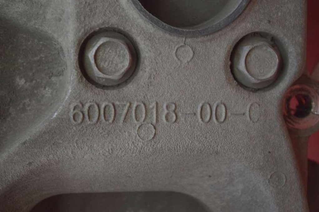 поворотный кулак, цапфа правая перед 6007018-00-C tesla MODEL S 306 ЛС 12-20
