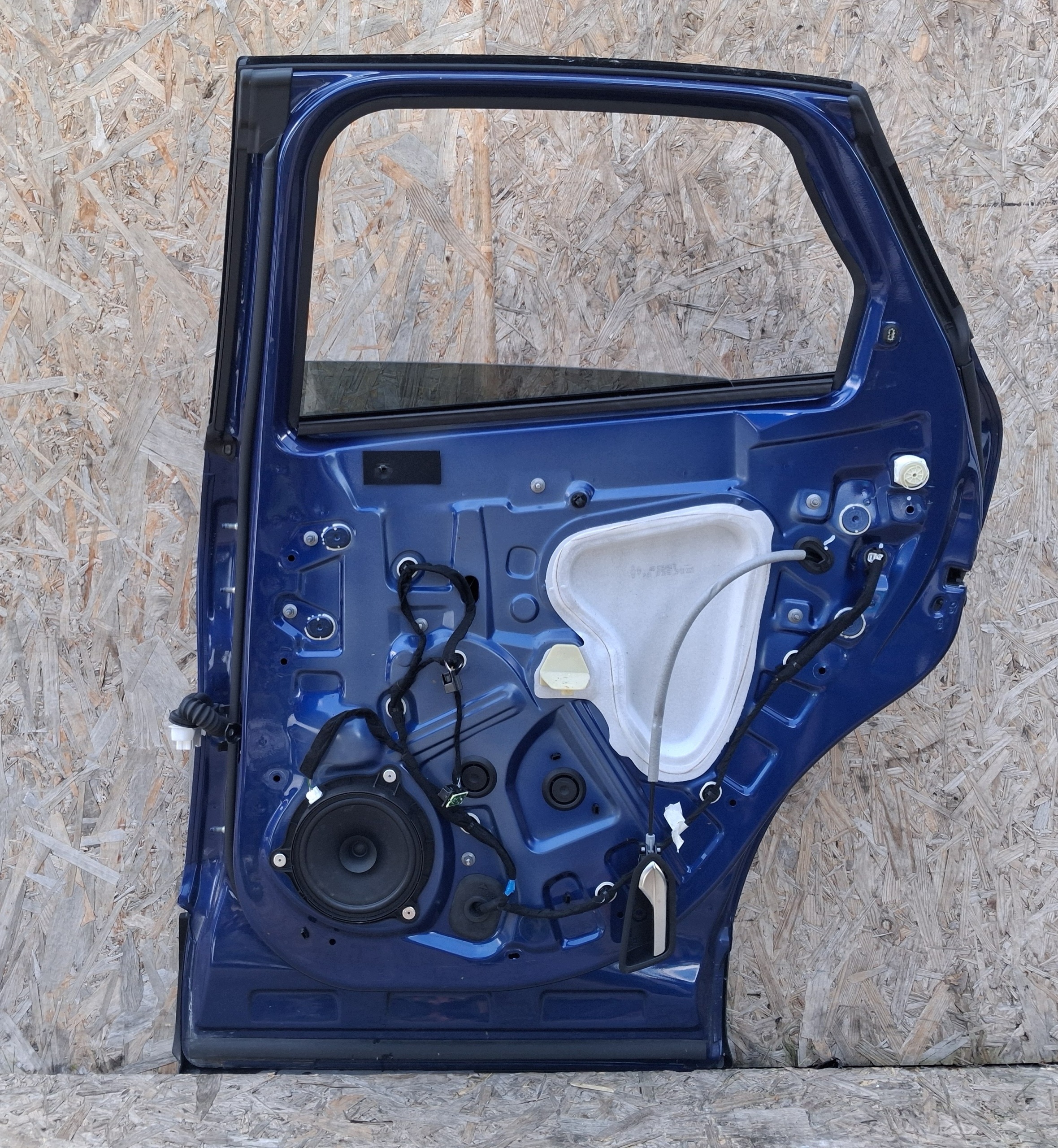door complete right rear. right rear part RENAULT CAPTUR II 23R