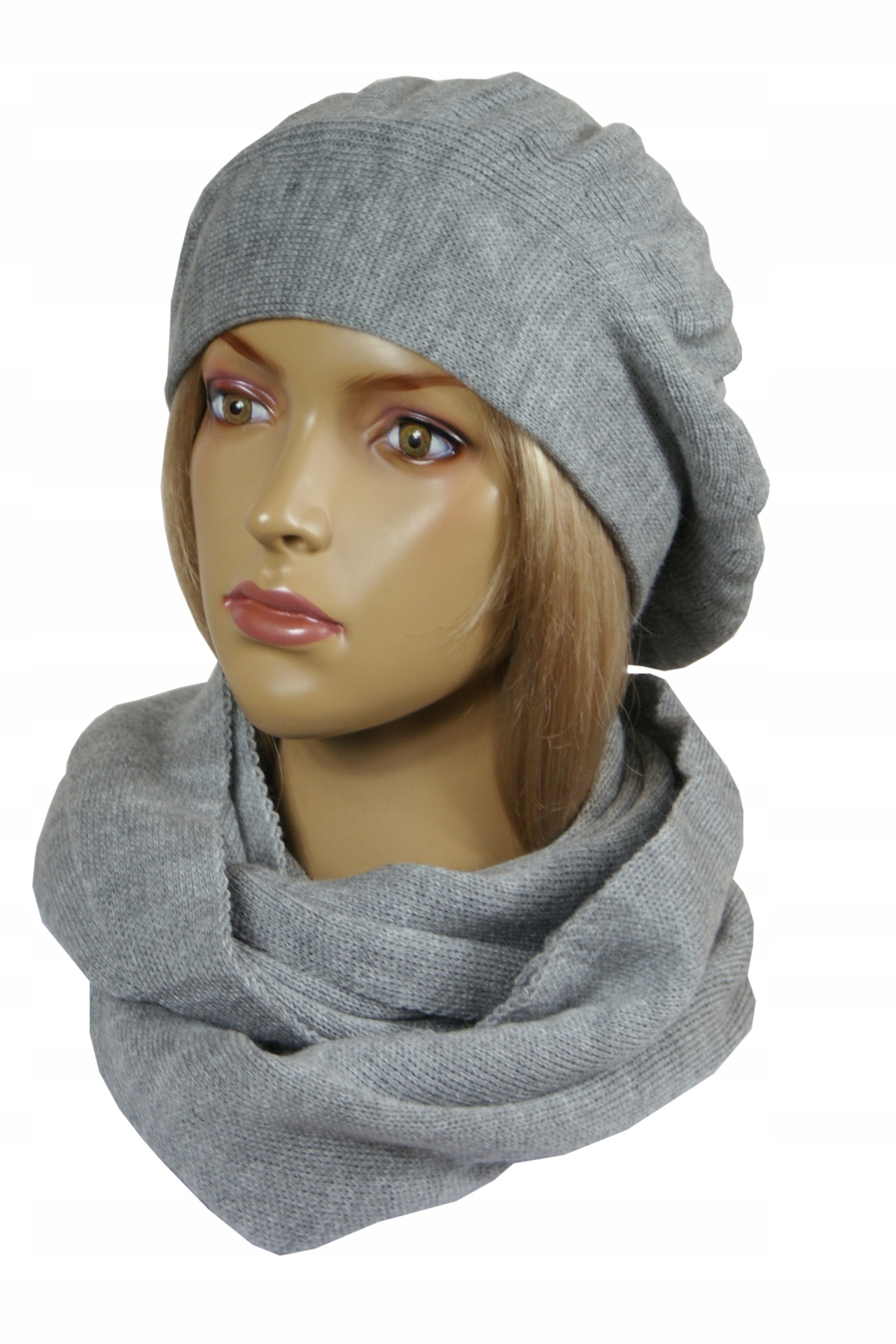 

Damski Komplet Czapka _ Beret + Komin