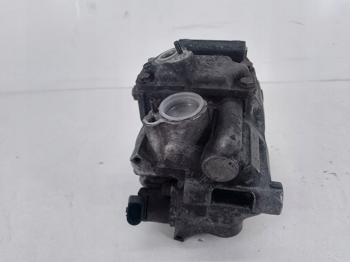 насос, компрессор кондиционера vw Golf V 1K0820803G PXE16