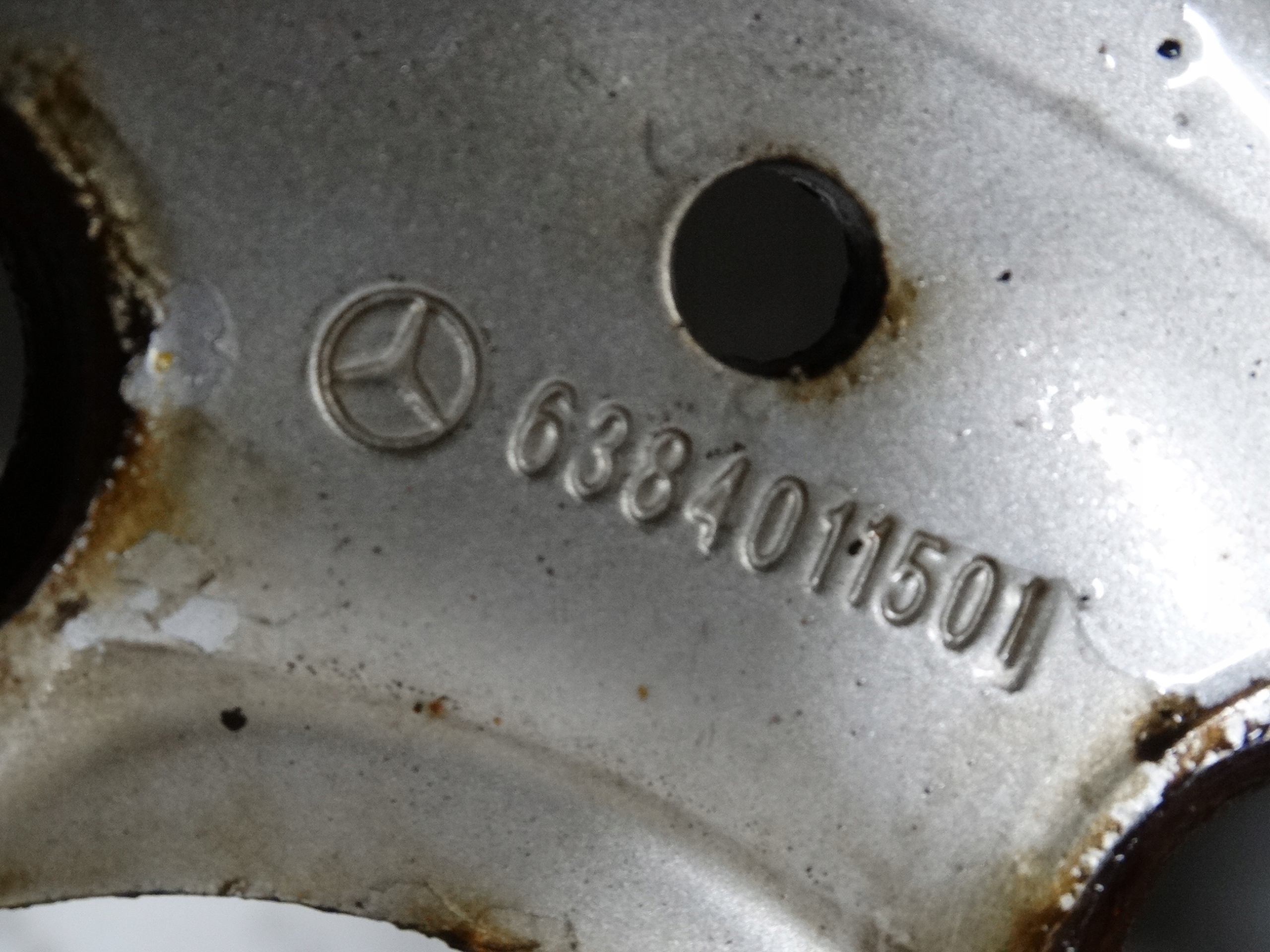 KOMPLET disk MERCEDES 5,5JX15H2 ET60 6384011501