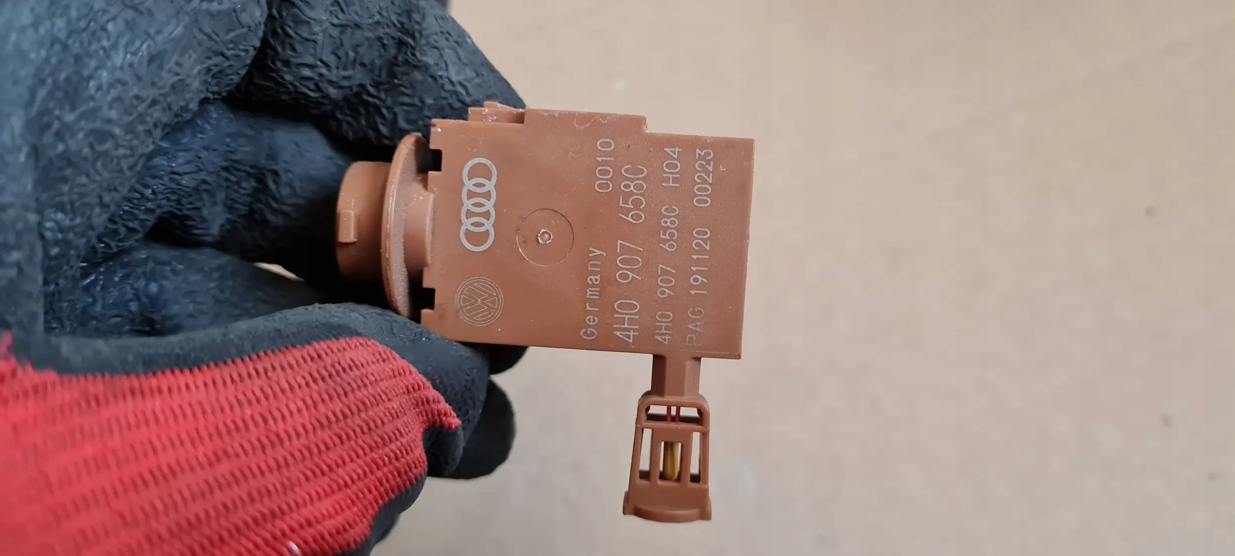 S3 8Y A3 SENSOR JAKOSCI LUFT CONNECTOR CONTACT 4H0907658C A6 C7 4G Q5 A4 B9