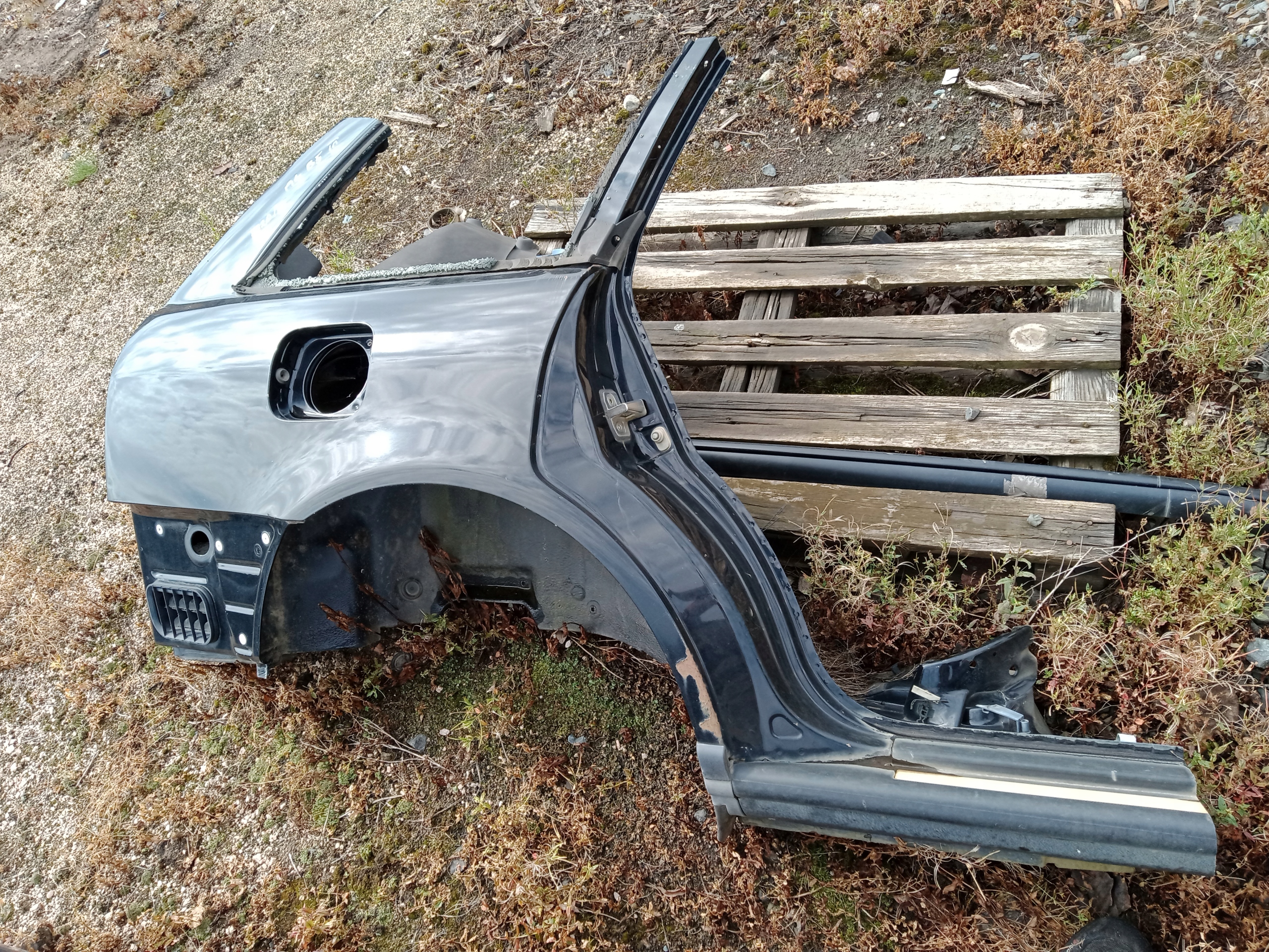 AUDI A4 B5 95-01 KOMBI AVANT BŁOTNIK PRAWY TYLNY + PRÓG - ĆWIARTKA