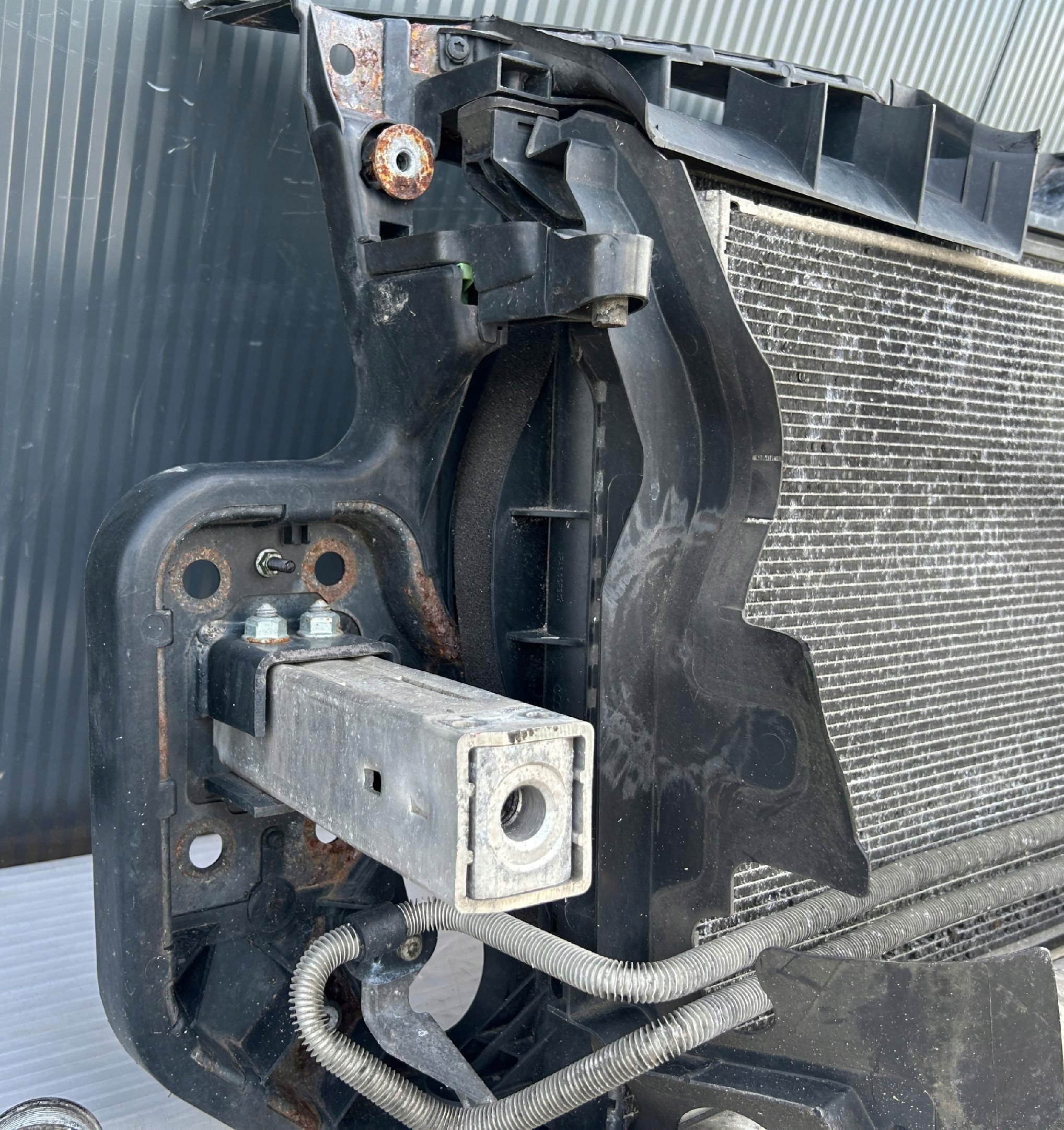 support panel for radiators radiator fan AUDI A6 C6 2.0 TDI