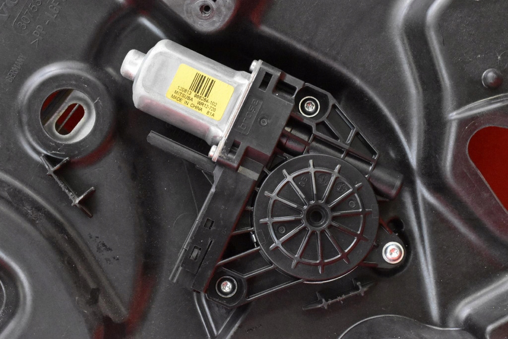 window regulator right rear part 30753330 VOLVO XC60 1 and 08-13