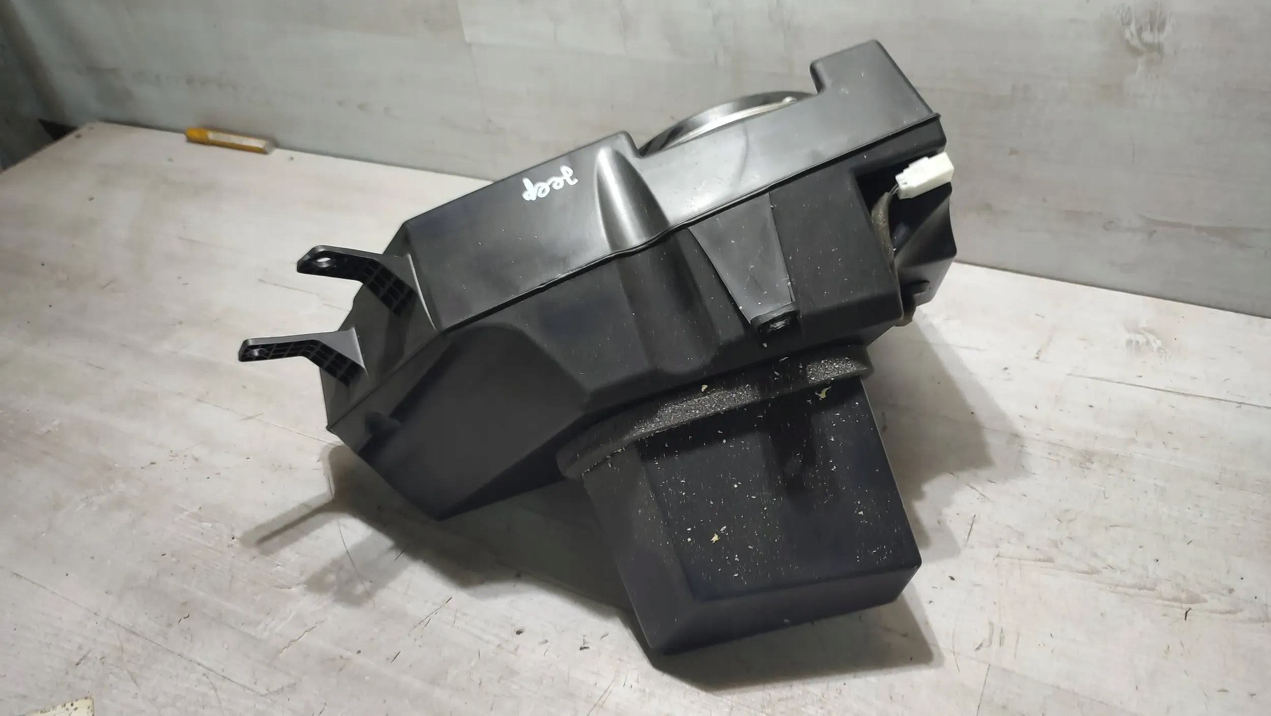 Jeep Cherokee KL 15r. 2.0d speaker