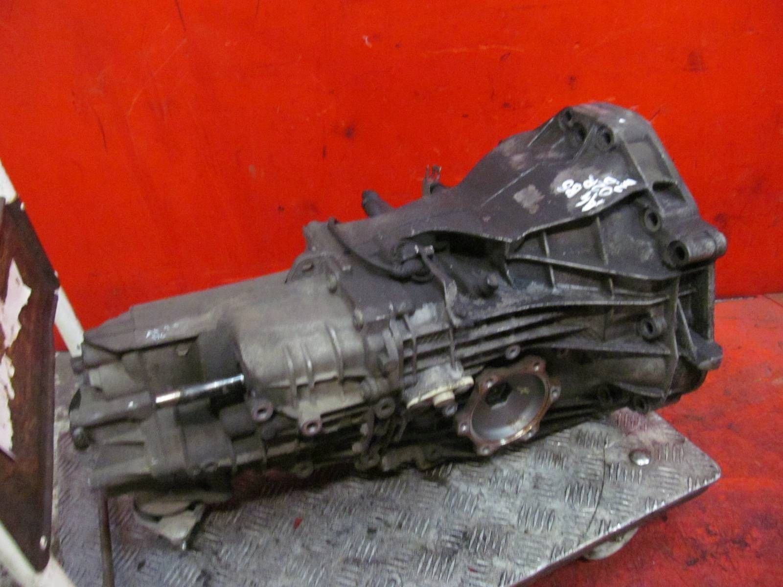 AUDI A4 B6 8E 8E2 2.0 B ALT CAMBIO manuale FTX 5 ingranaggi
