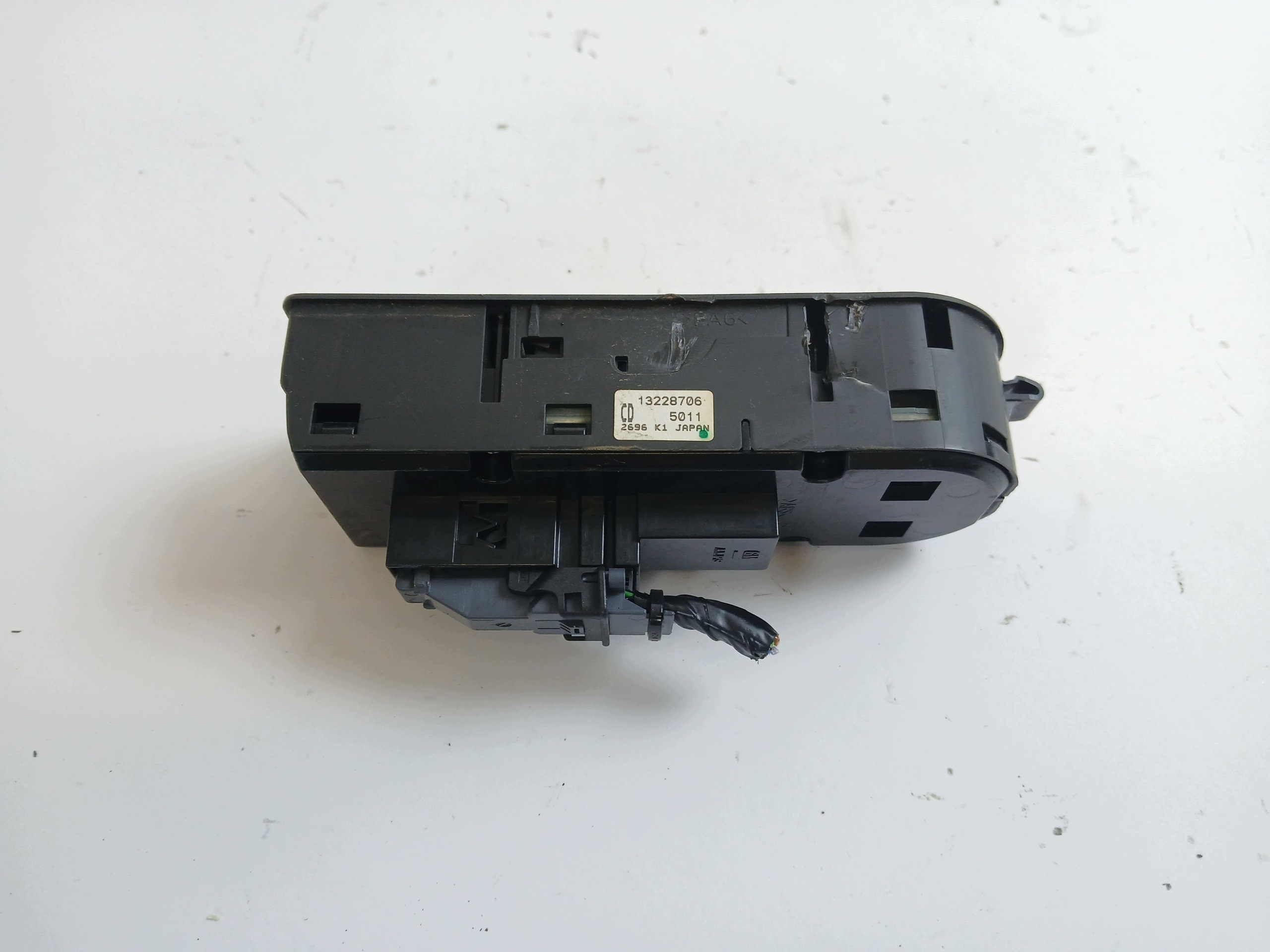 OPEL ASTRA III H ZAFIRA B PANEL okna levý předek 13228706
