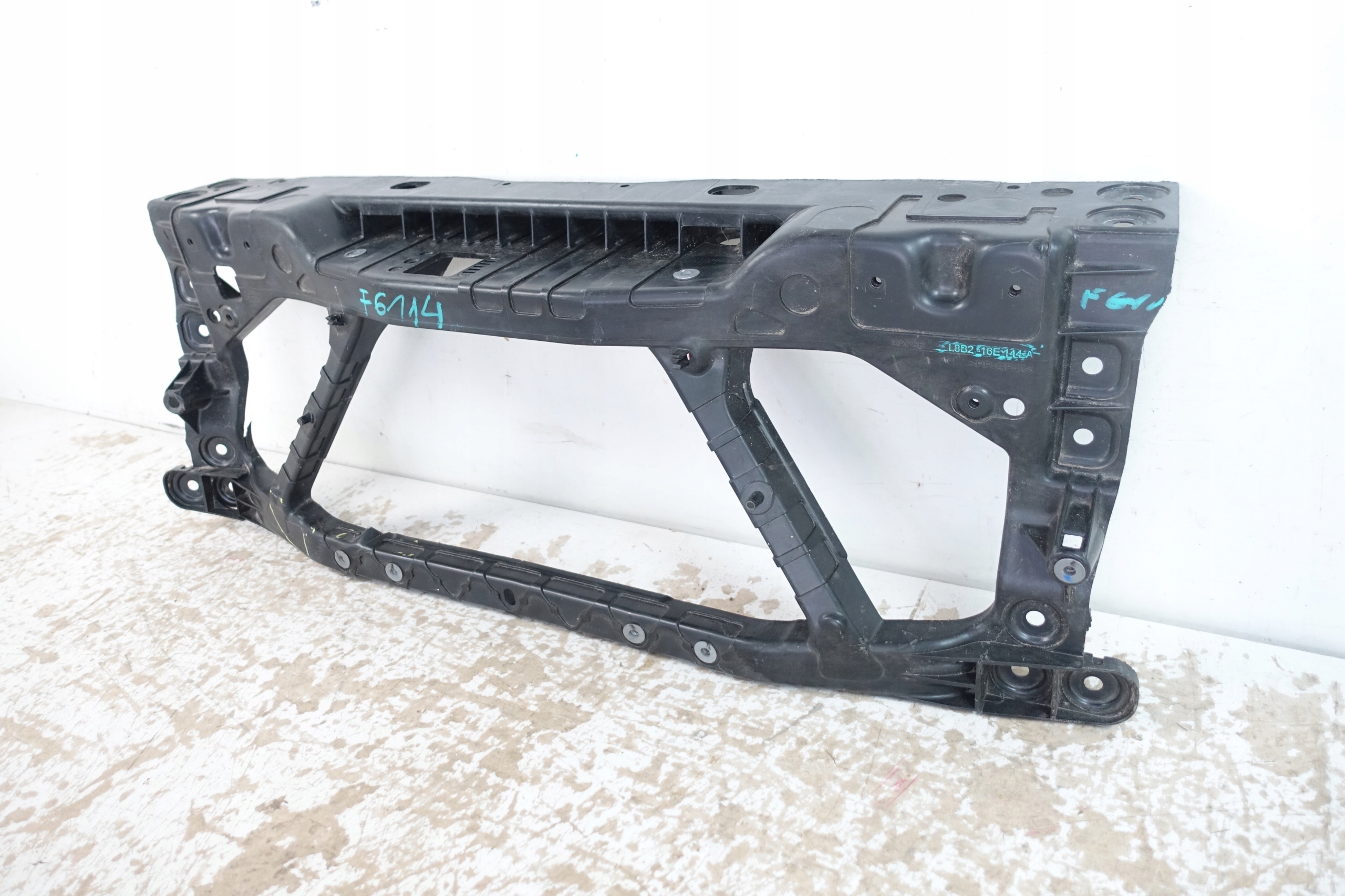 LAND ROVER DEFENDER II 2019- pillar iron support panel for radiators L8B2-16E144-A
