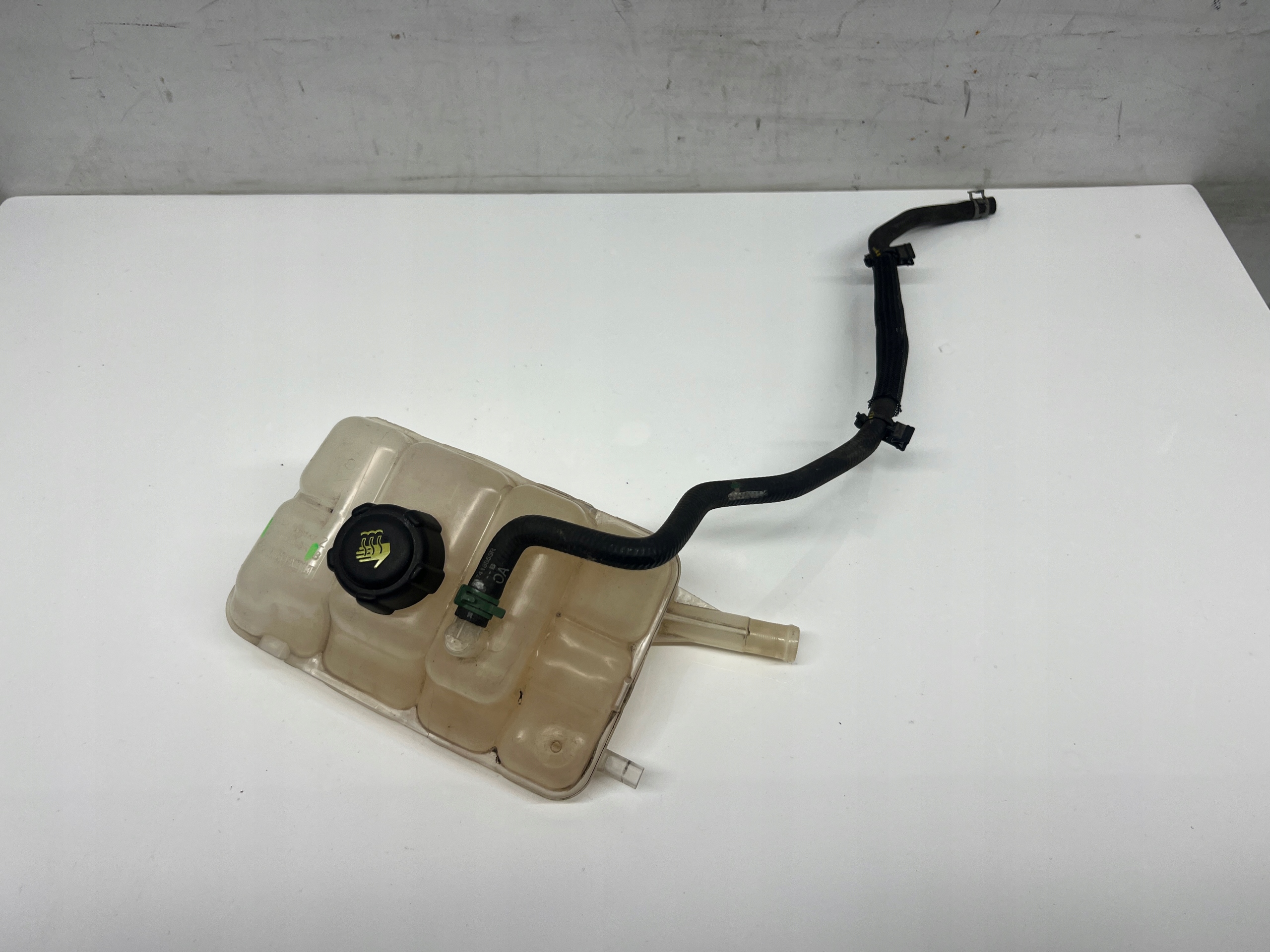 Renault Scenic IV Réservoir eau 217104048R