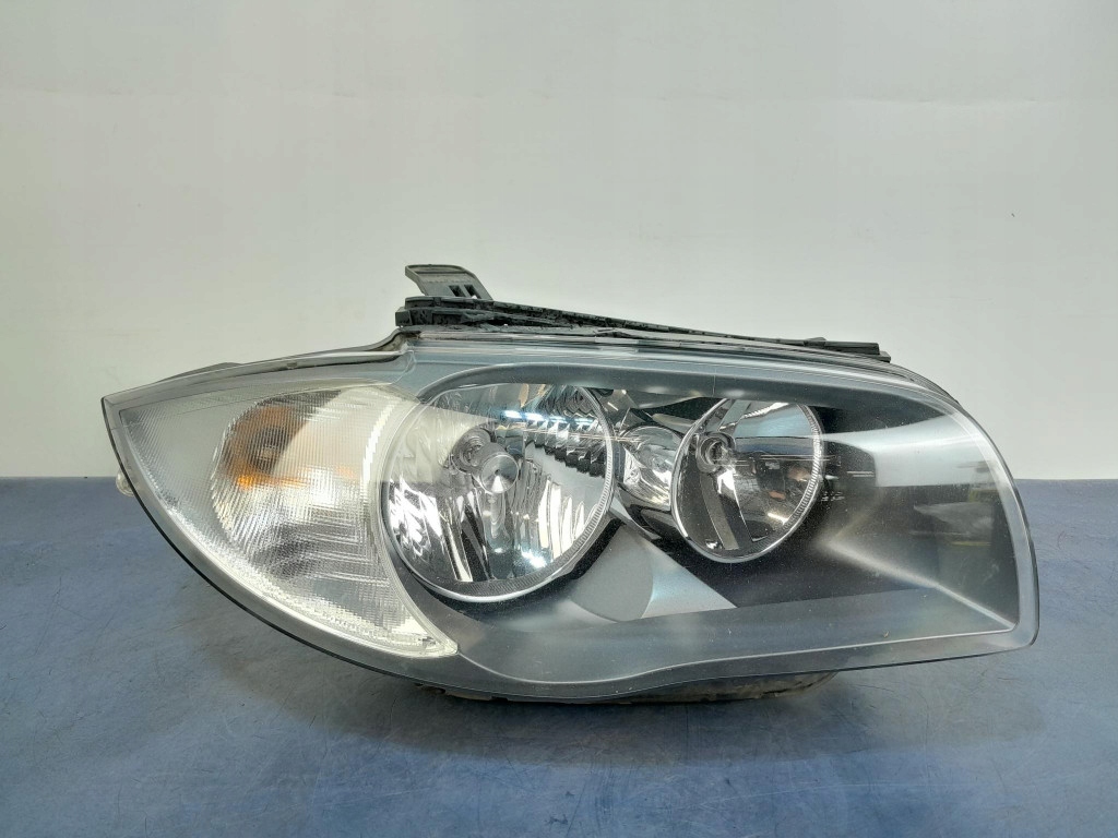 BMW 1 E87 РЕСТАЙЛИНГ фара правая 7193388