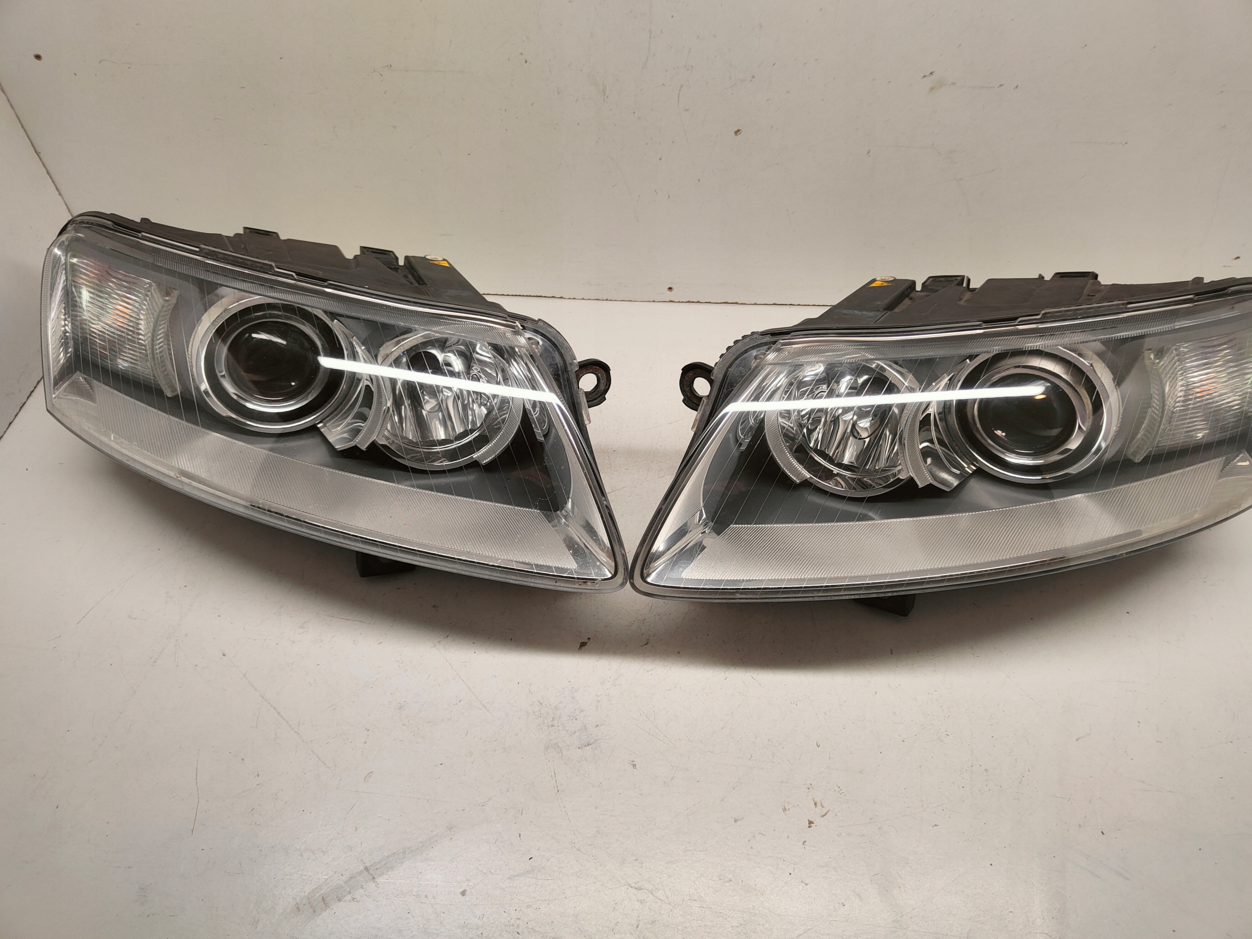 Komplet Lamp Pród Audi A6 C6 Bi-Xenon