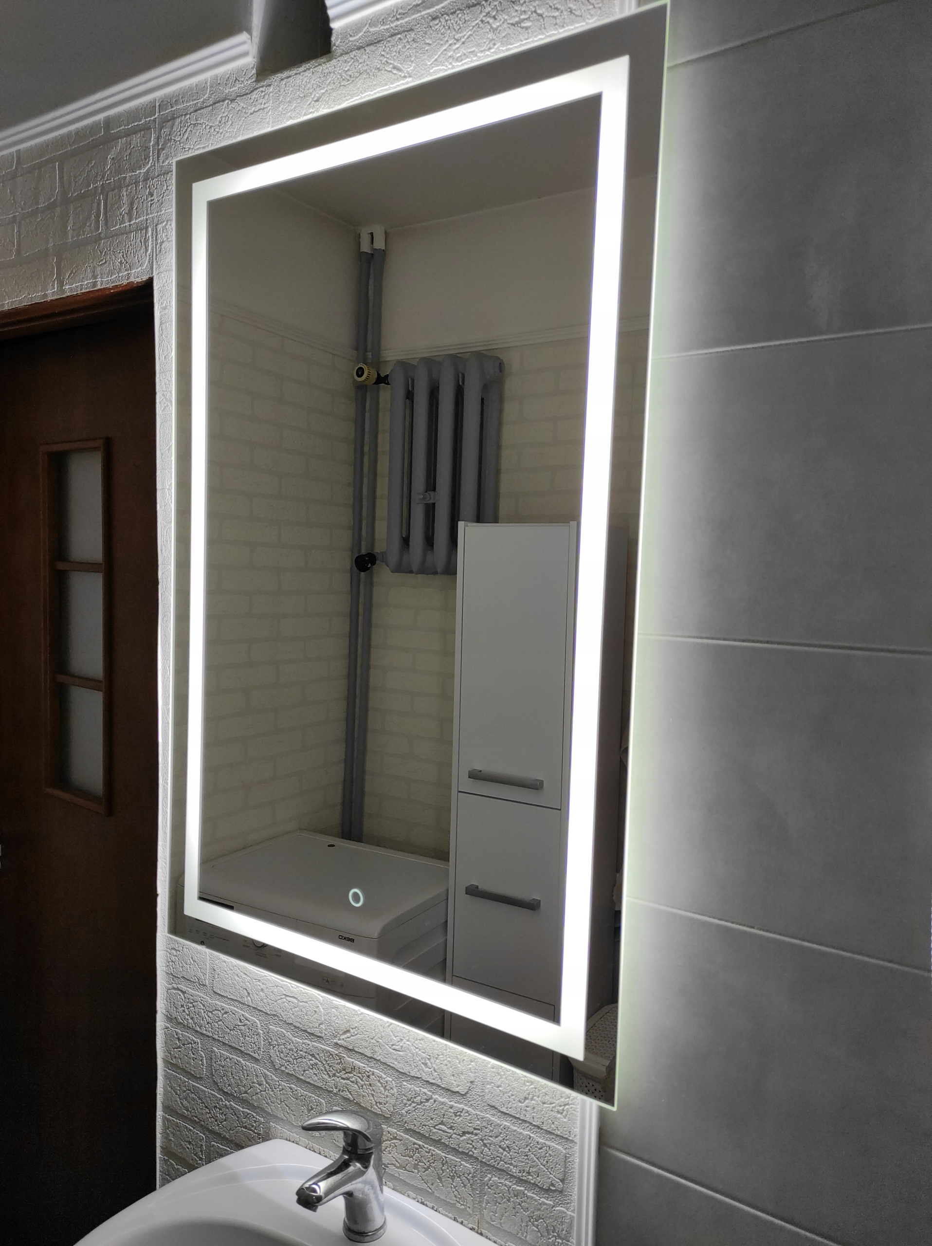 LUSTRO ŁAZIENKOWE LED 60x80 PODŚWIETLANE WŁĄCZNIK Kształt prostokąt