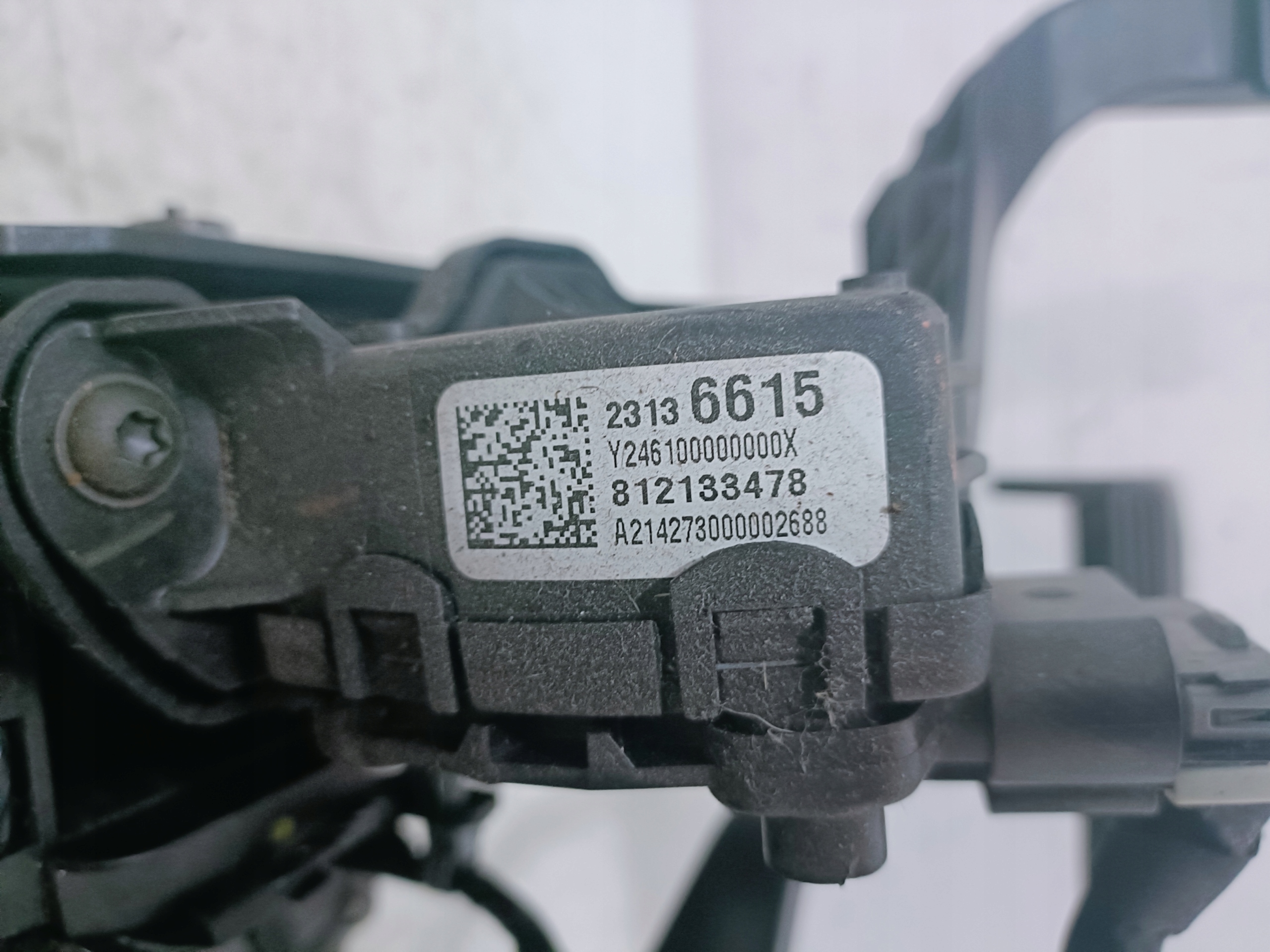 CADILLAC ESCALADE IV 15- 6.2 V8 Gaspedal Bremse 84096835