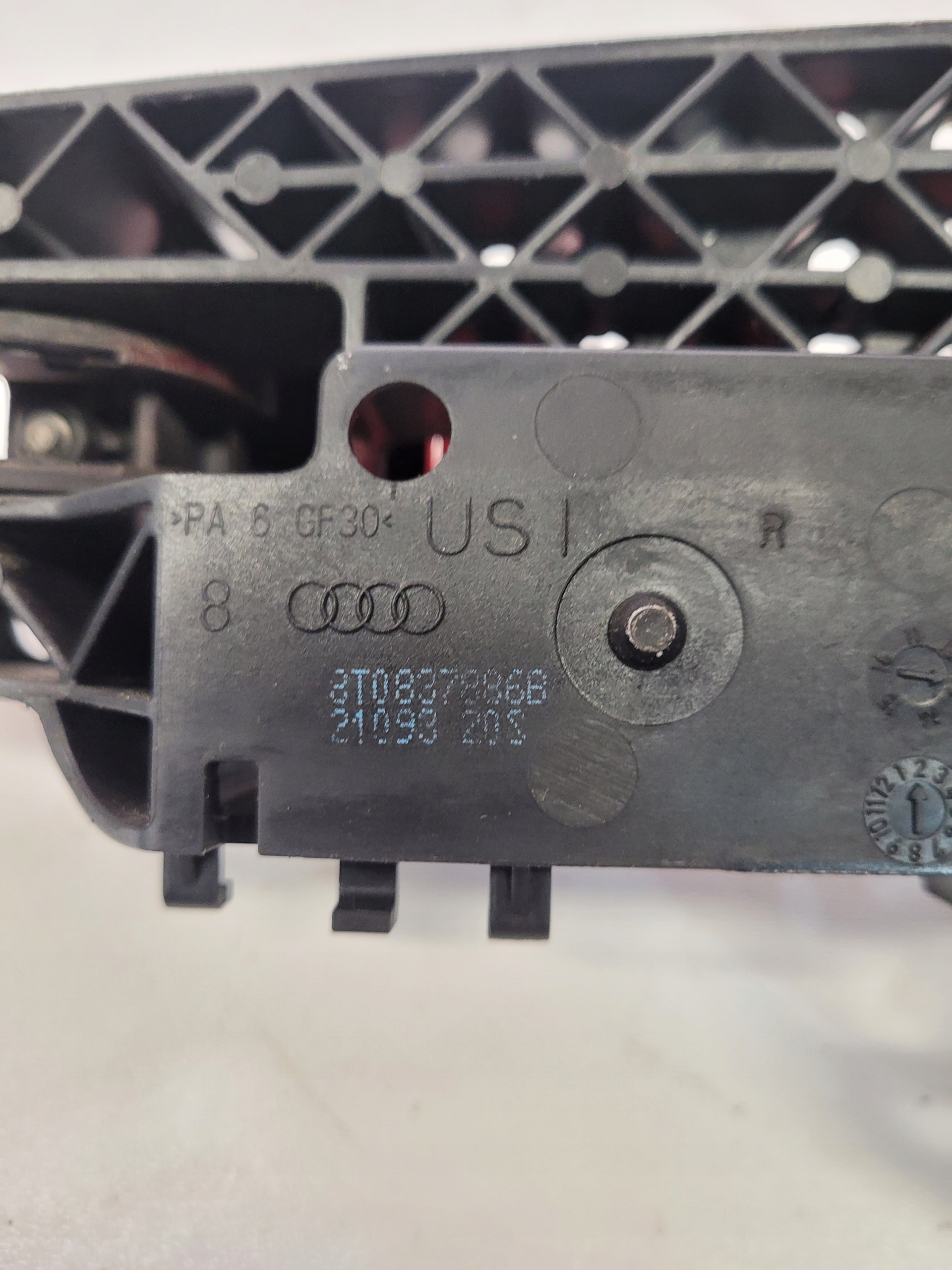 handle right AUDI A4 B8 A5 8T Q5 LY3J 8T0837886B *
