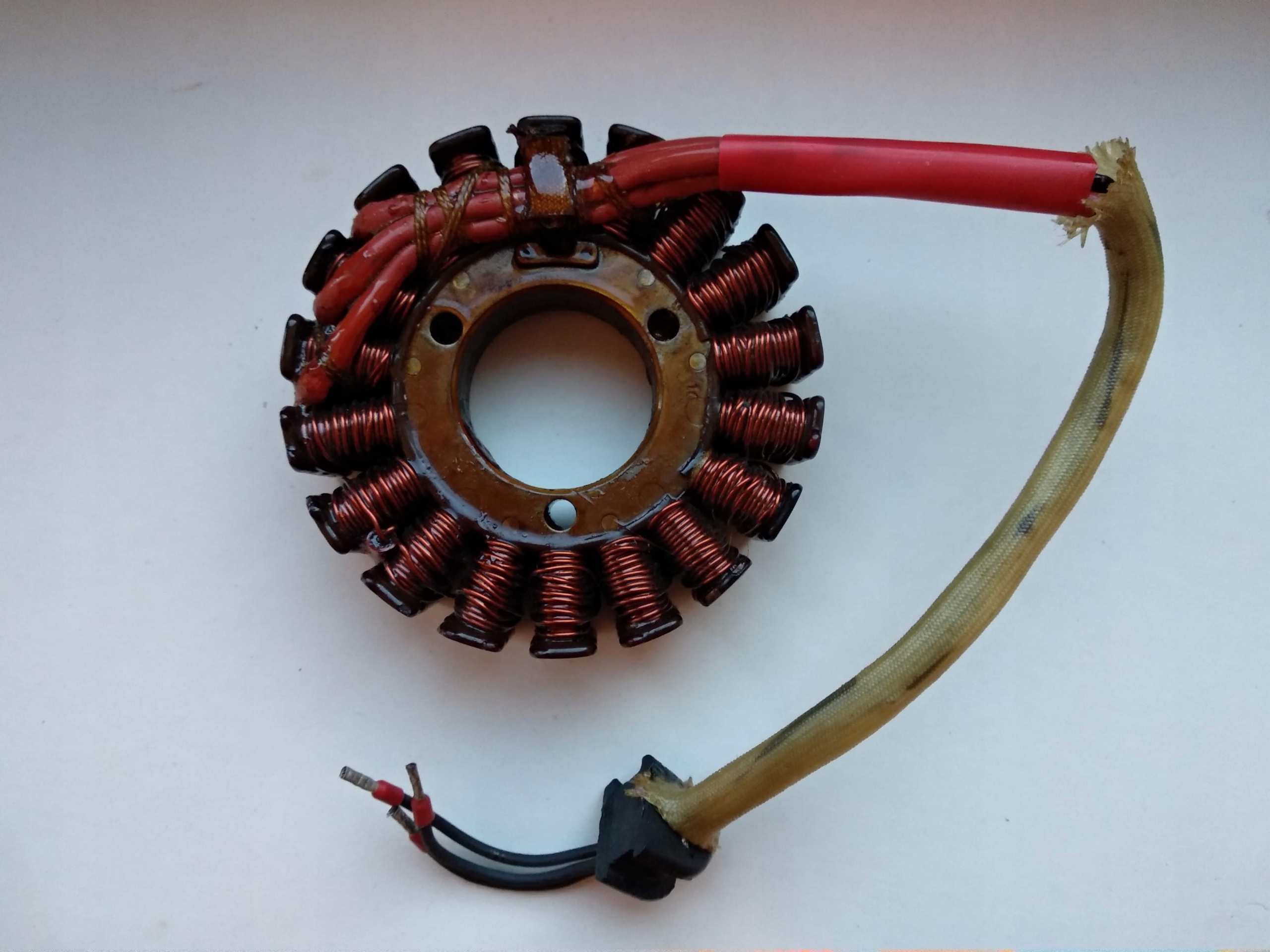 97790152 - Suzuki GS 550 1982 Статор генератора як новий