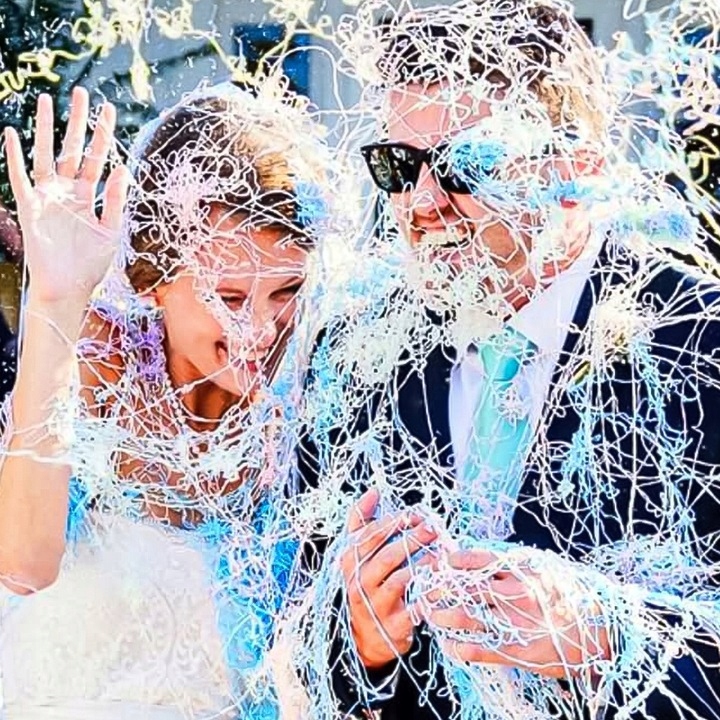 SERPENTYNA W SPRAYU URODZINY IMPREZĘ ZABAWE KONFETTI PARTY 250ml Okazje urodziny