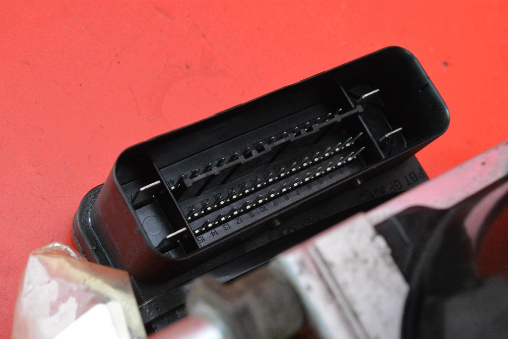 Pumpa ABS P68028215AB DODGE CALIBER 1 a 2.0 16V 156 KM 06-12