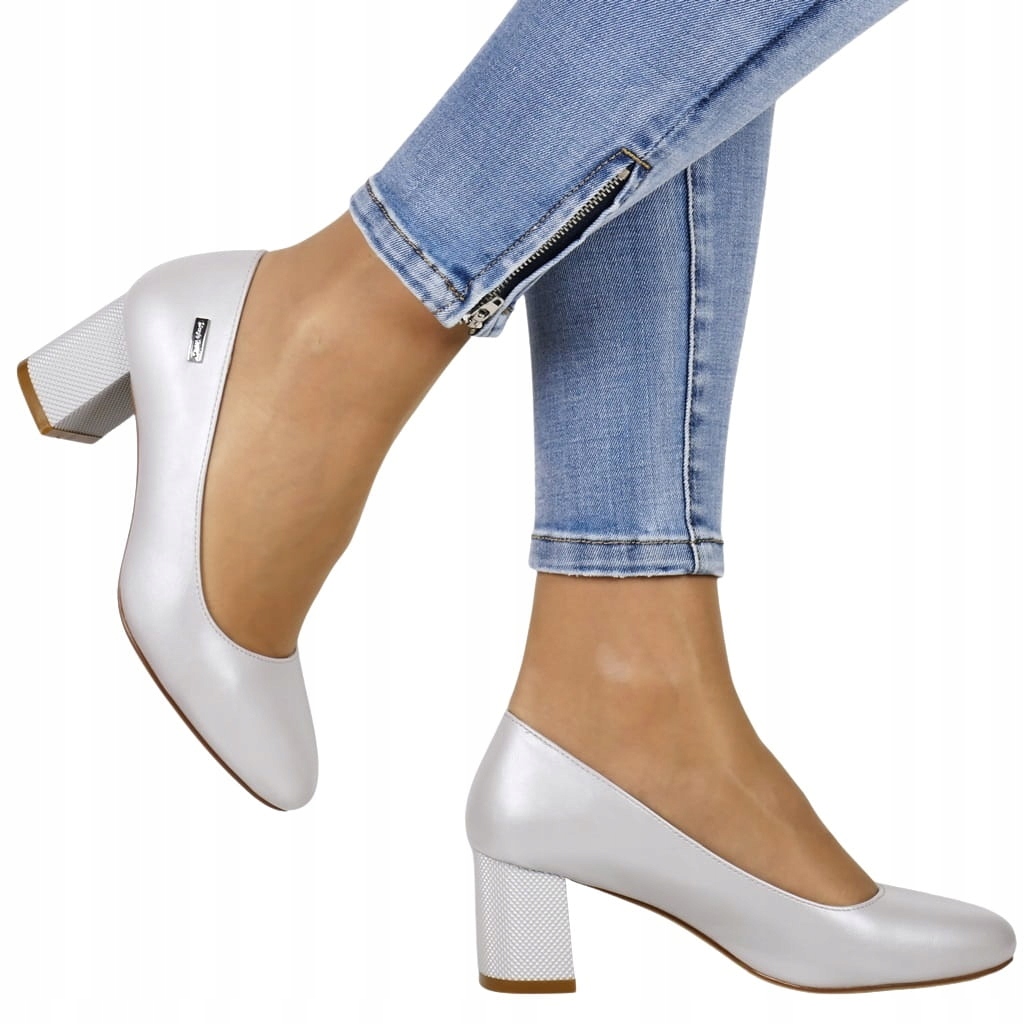 DAMSKIE CZÓŁENKA BUTY NA OBCASIE STABILNE SREBRNE PERŁOWE KARBOWANY OBCAS Długość wkładki 26 cm