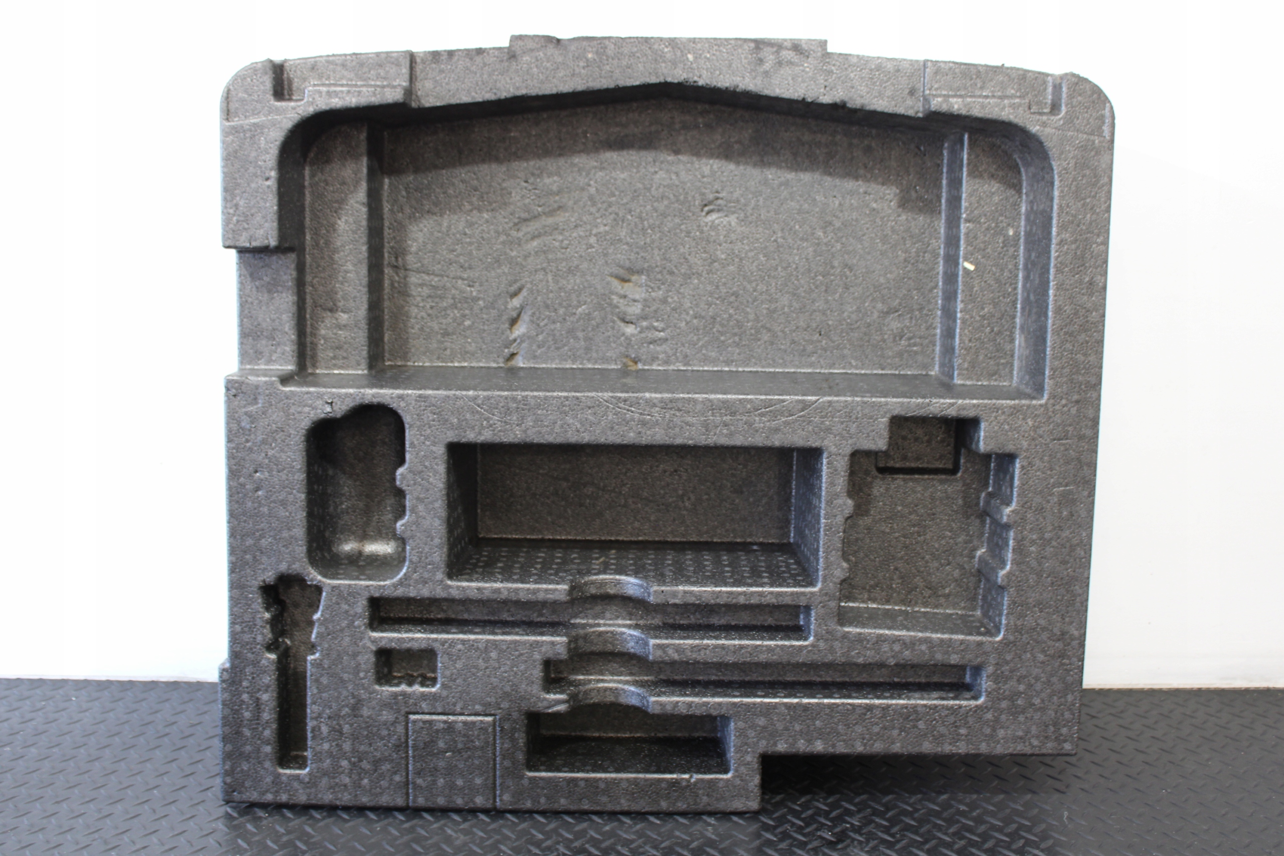 polystirene boot GJ32-19G381-AA LAND ROVER EVOQUE LIFT L538