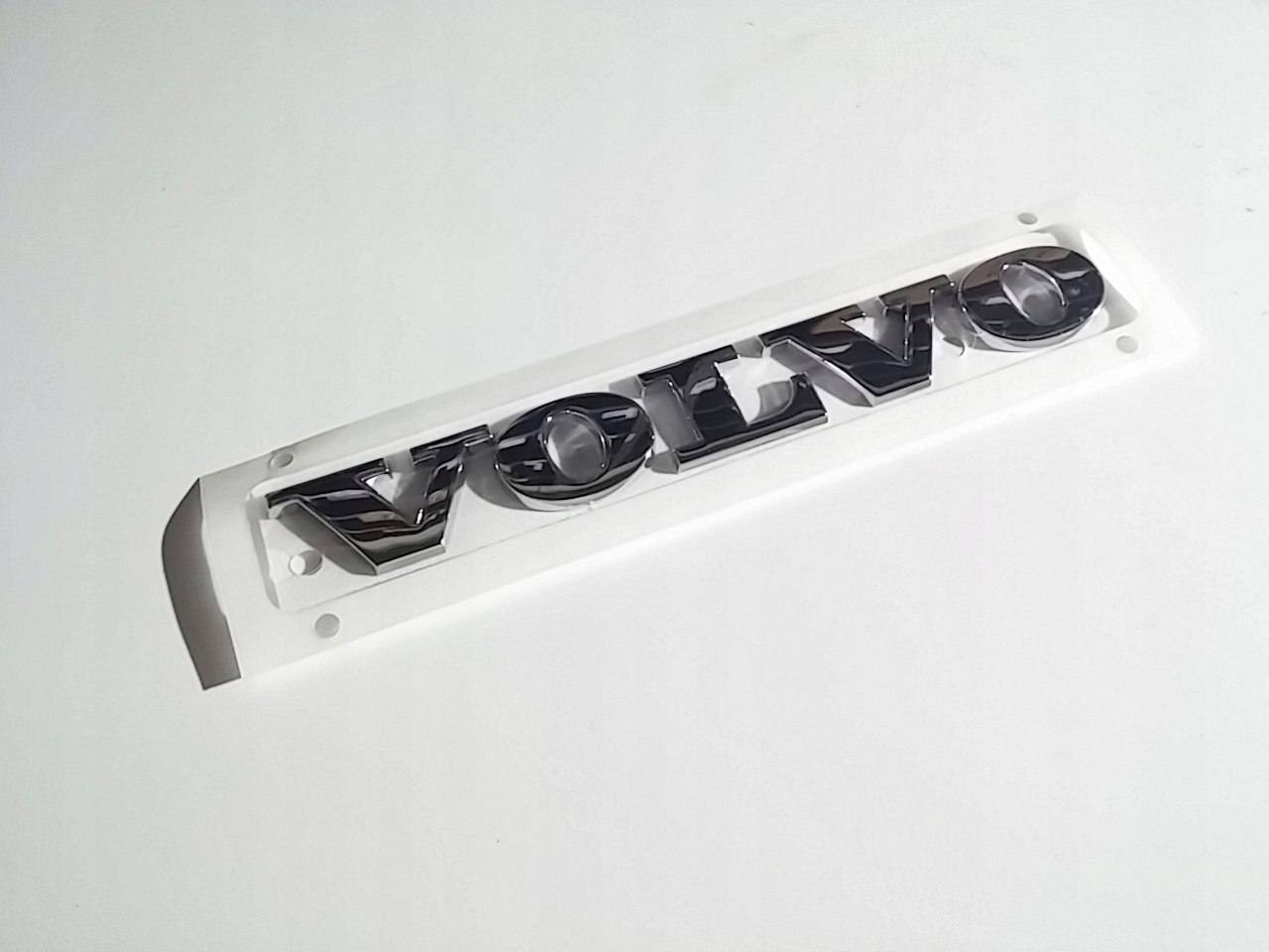 Volvo XC90 emblém na zadnú klapku originál Oe 9483932