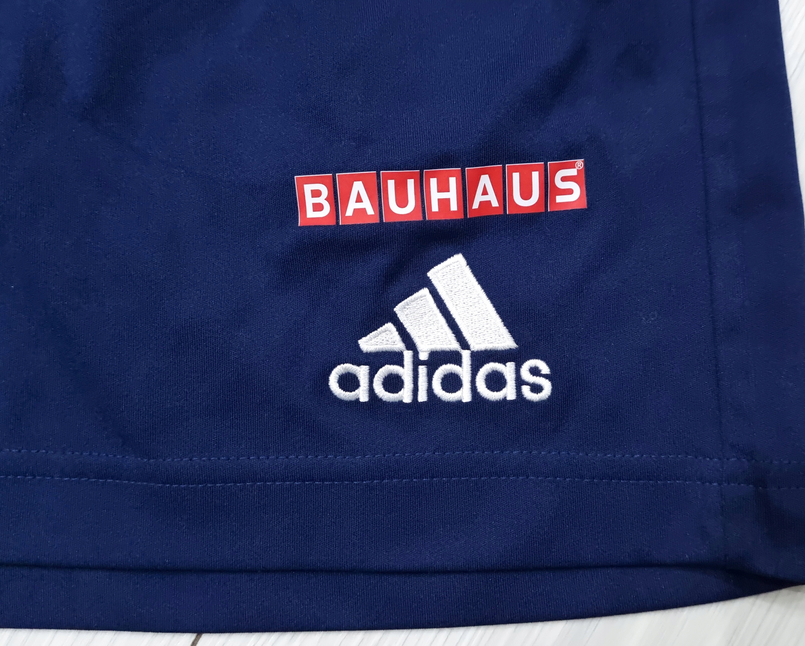 ADIDAS SWEDEN ENTRADA 22 TRENINGOWE MĘSKIE SPODENKI JAK NOWE M Właściwości oddychające odprowadzające wilgoć szybkoschnące