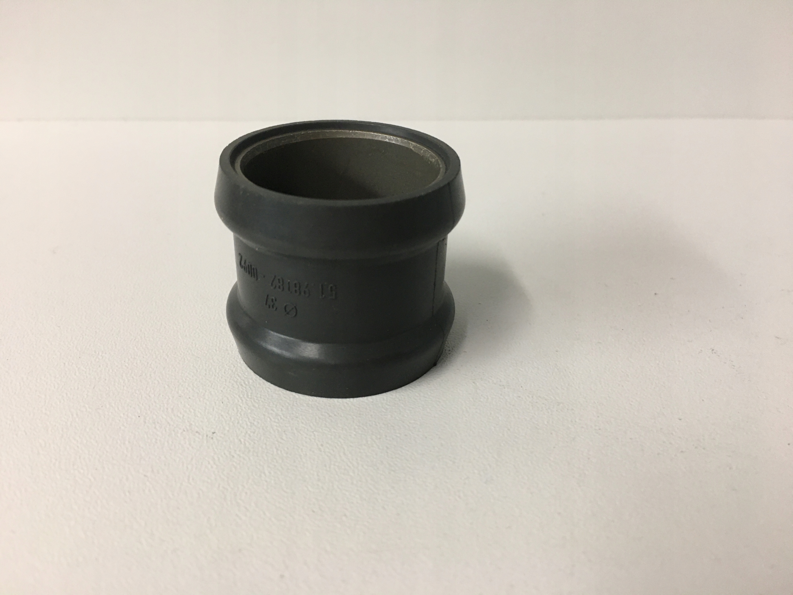 51.98182-0092 - МУФТА ТРУБОПРОВОДА ТРУБА КОРПУСА МАСЛЯНОГО ФИЛЬТРА MAN