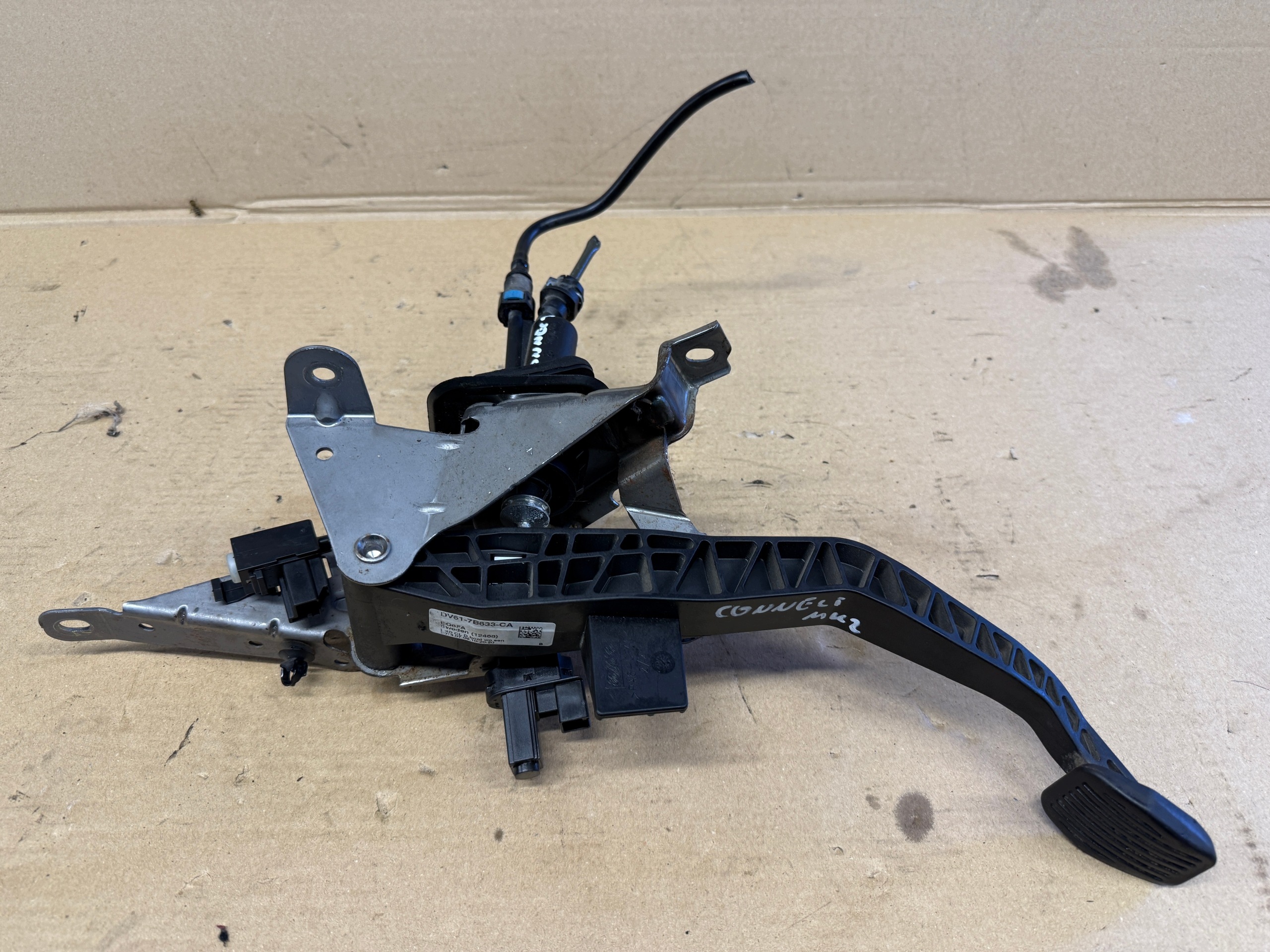 FORD TRANSIT CONNECT MK2 1.6 TDCI Kupplungspedal DV61-7B633-CA