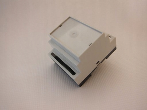 

Din - 4 moduły (seria 700) obudowa na szynę
