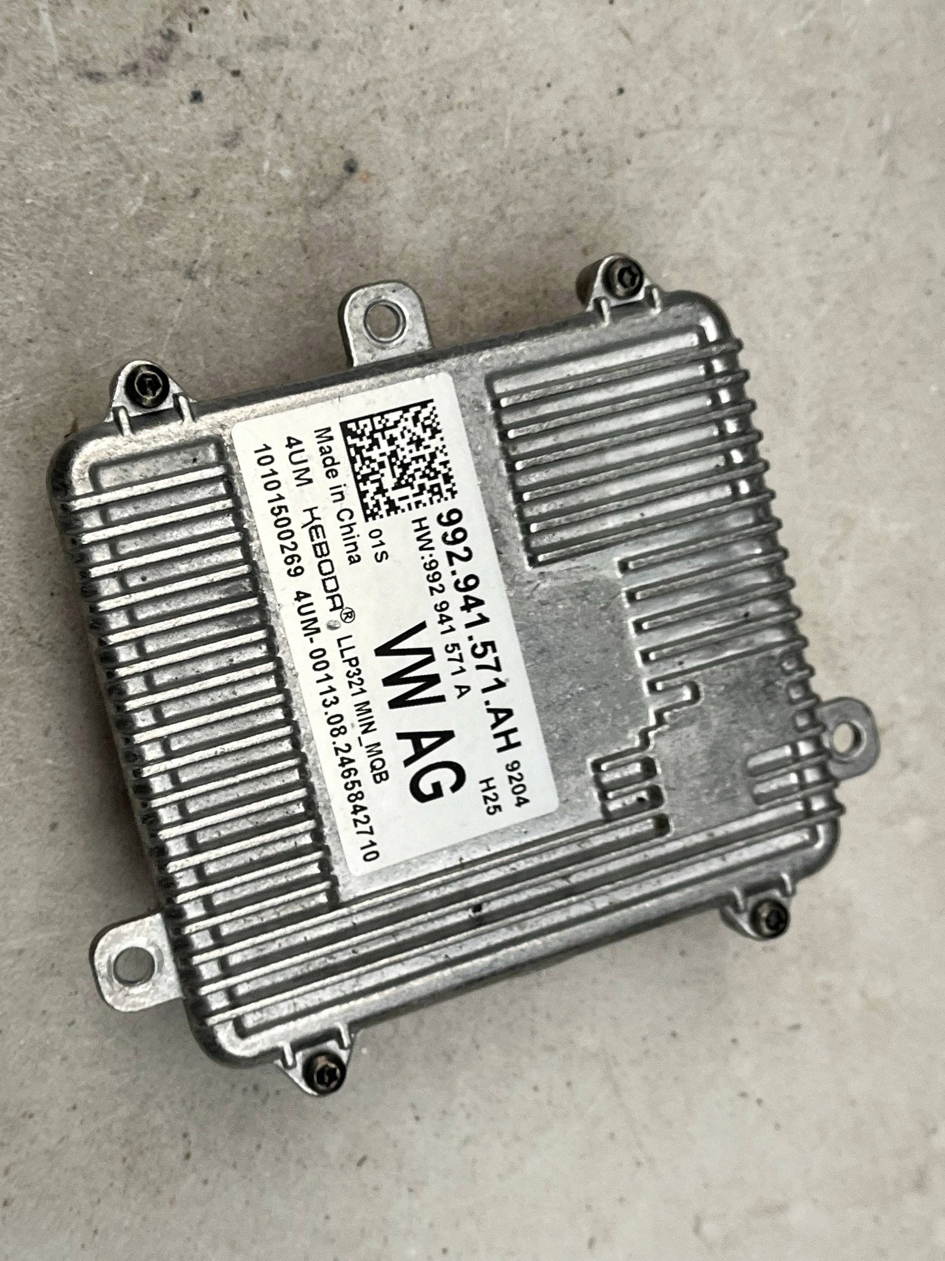 control unit LED REFLEKTORA VOLKSWAGEN PASSAT B8 992941571AH @M