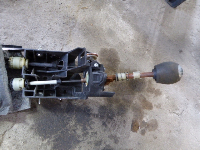 SCENIC II 03-06 DŹWIGNIA LEWAREK LINKI ZMIANY BIEGÓW 1.9 DCI F9Q812 Typ silnika Diesel