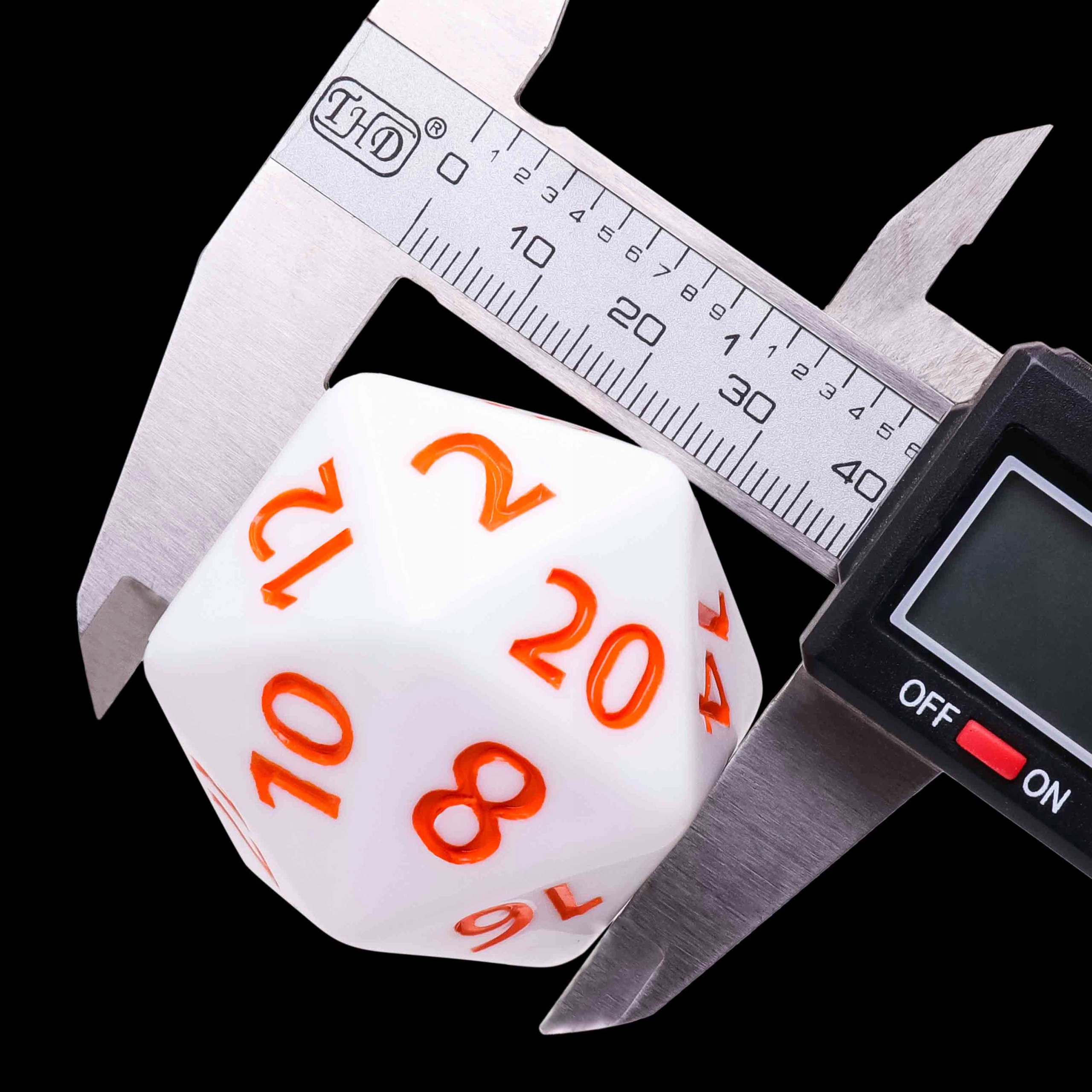 KOSTKA RPG BIAŁO-POMARAŃCZOWA GIGANTYCZNA KOSTKA K20 4 CM Producent RGFK