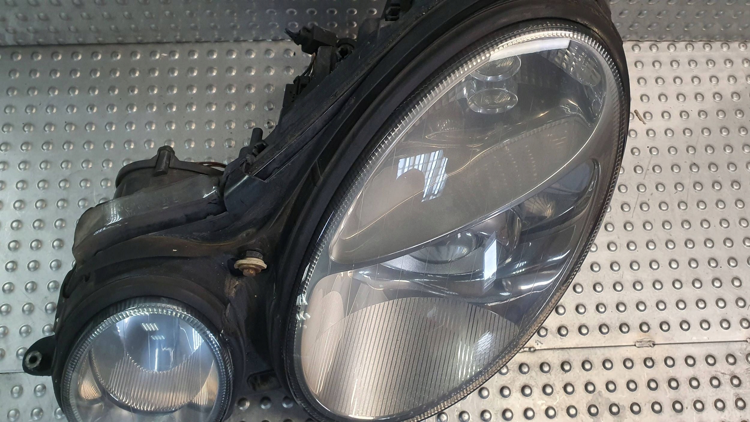 light front left MERCEDES E-KLASA W211 02
