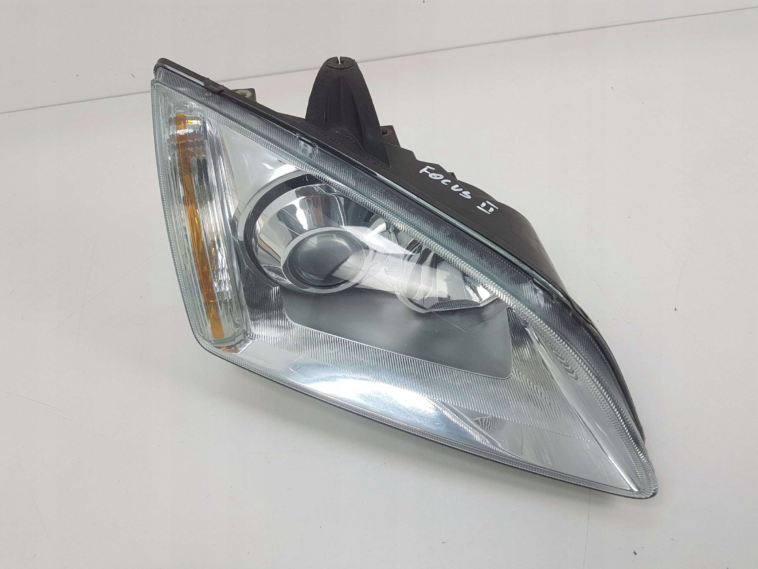 FORD FUCUS MK2 MK II light right front XENON