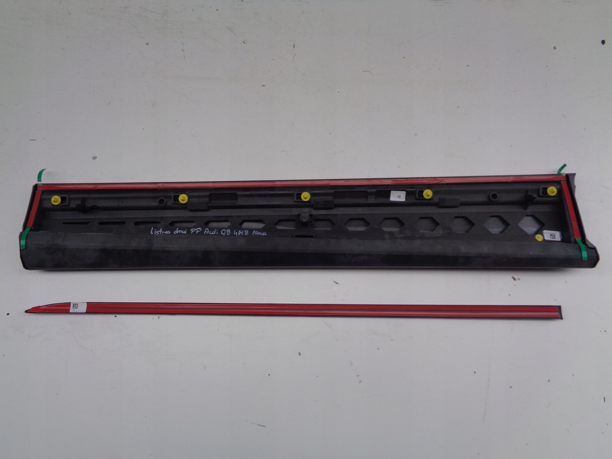 NO-WA-- moulding door right front AUDI Q8 4M8