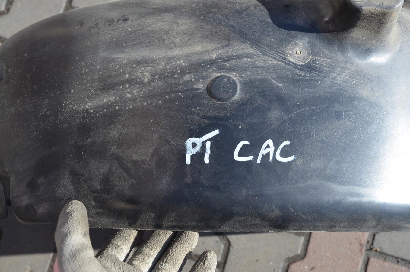 mudguard right rear part Citroen C4 Cactus 16r