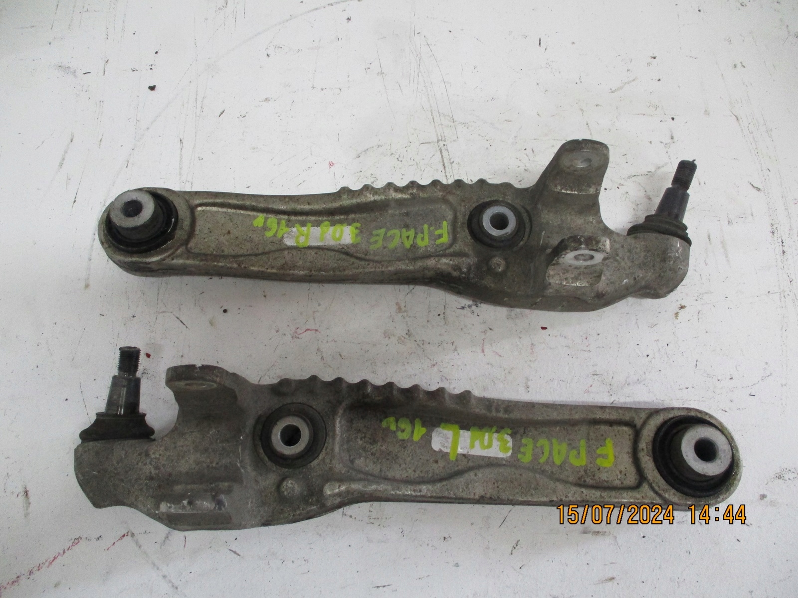 Querlenker Querlenker JAGUAR F PACE 16R HK83-3C254 HK83-3C255 2,0D rechts links