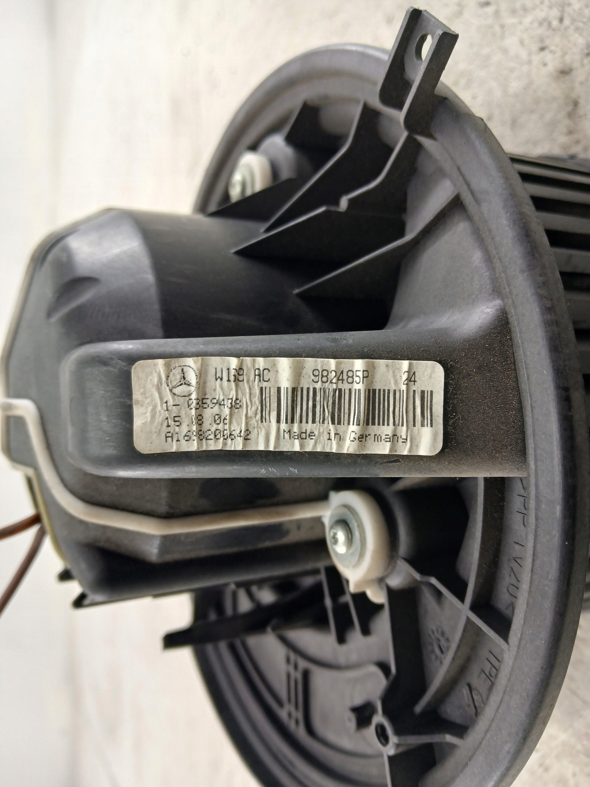 MERCEDES W169 heating air conditioning devices A1698200642