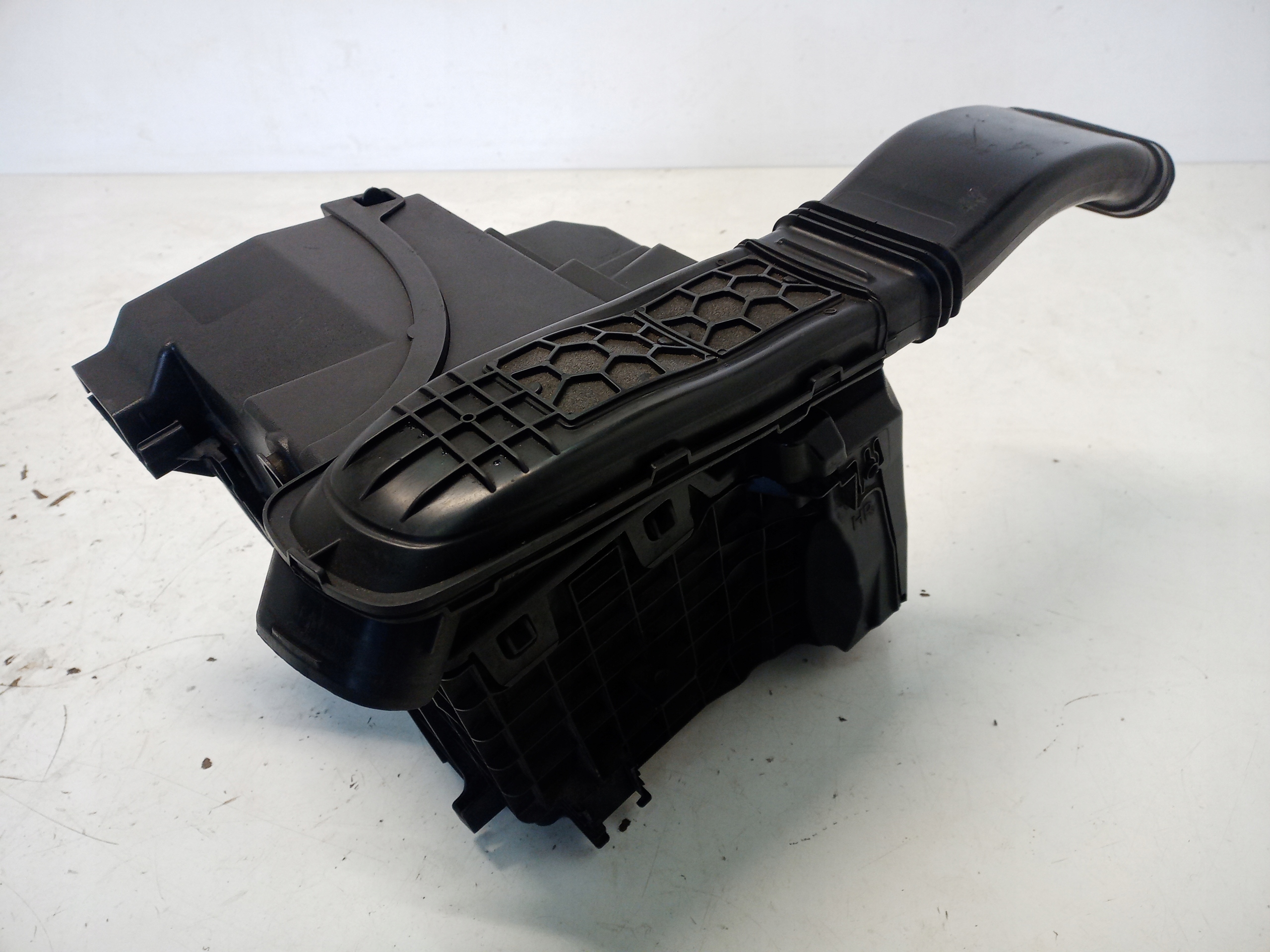 PODSTAWA OBUDOWA AKUMULATORA RENAULT MEGANE IV Typ samochodu Samochody osobowe