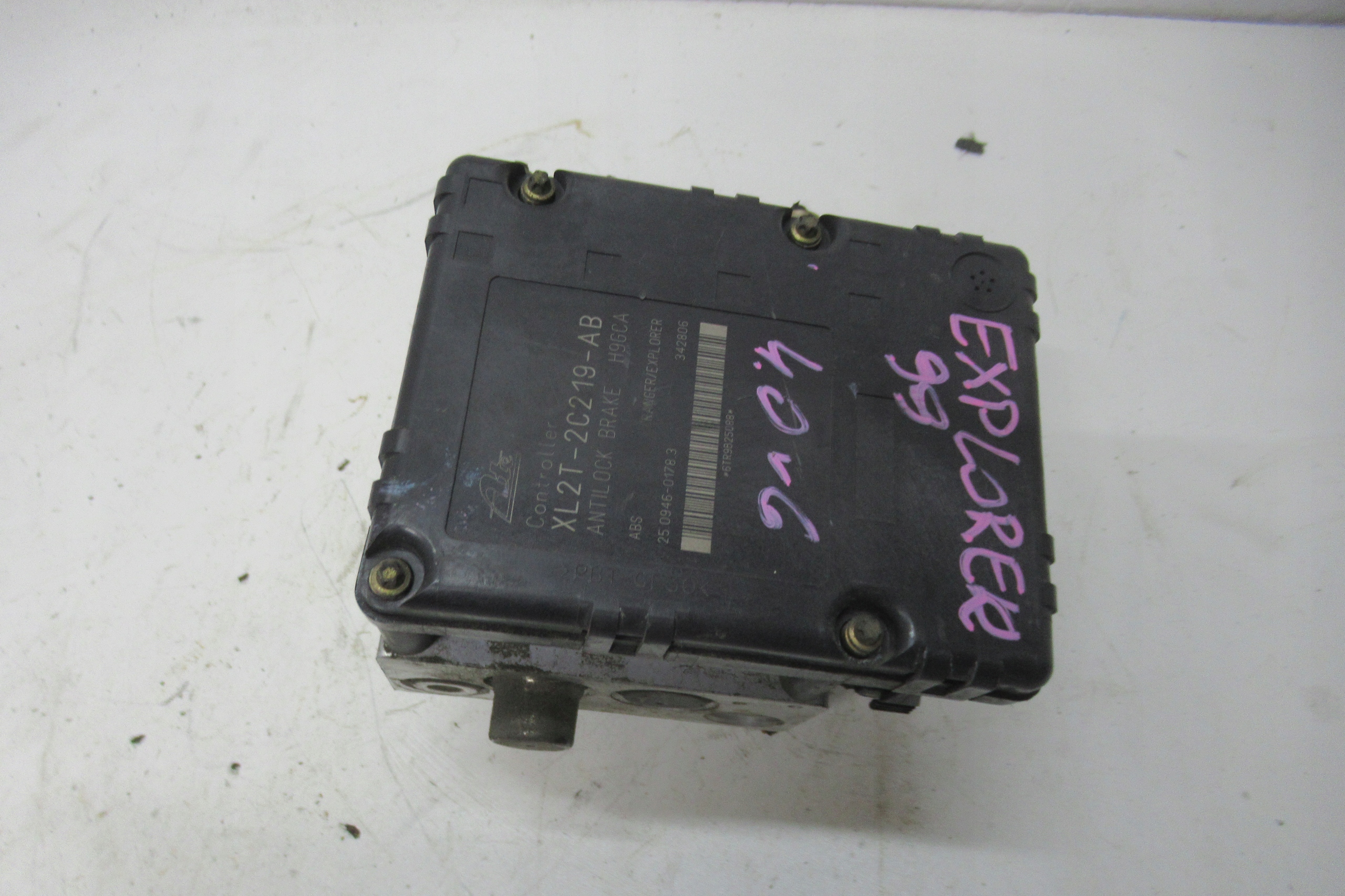 FORD EXPLORER 99R 4.0 V6 pump ABS XL24-2C346-AB